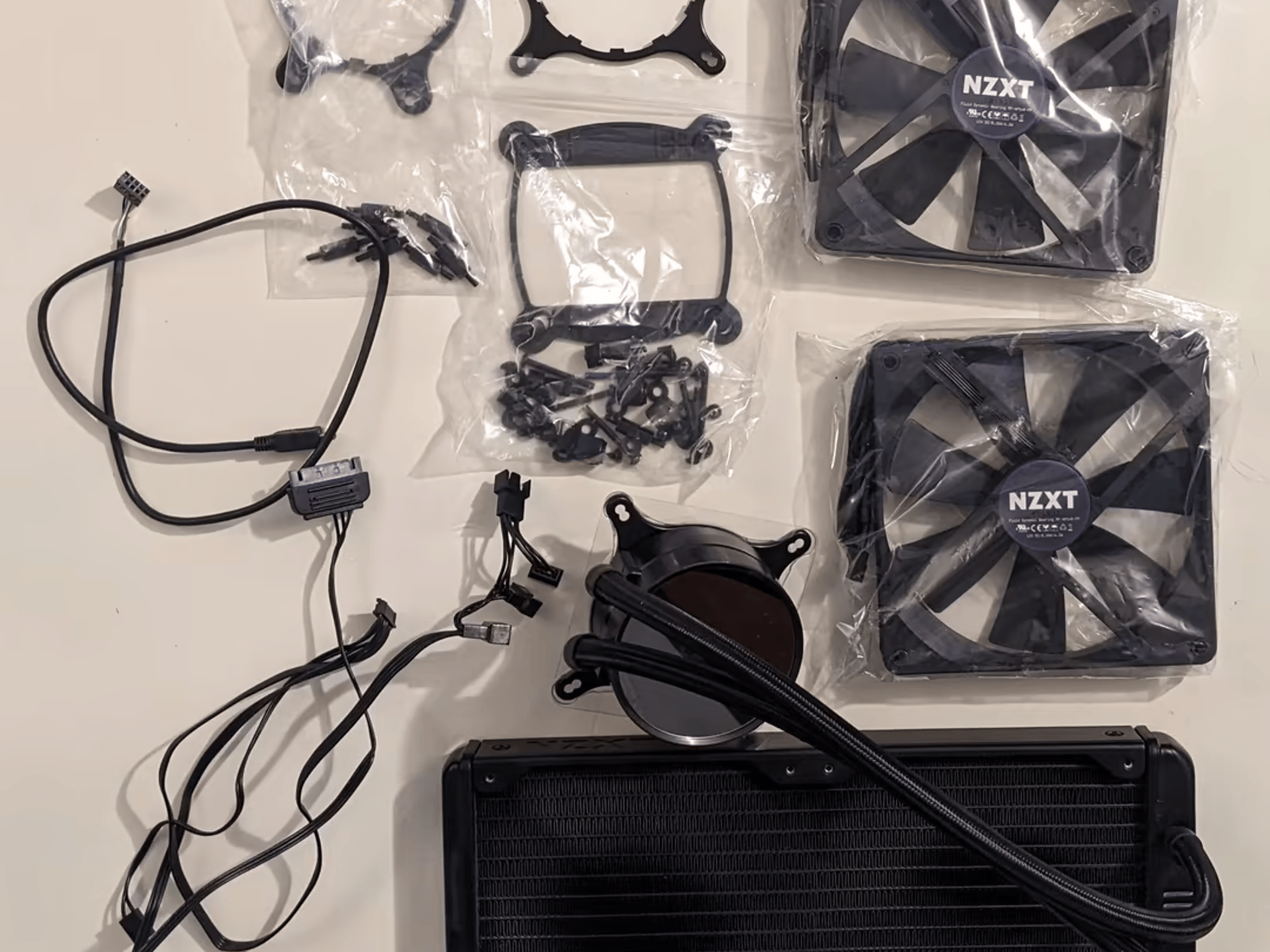 NZXT Kraken X62 280mm -RL-KRX62-02 -AIO RGB CPU Liquid Cooler -Infinity Mirror Design -Aer P140mm