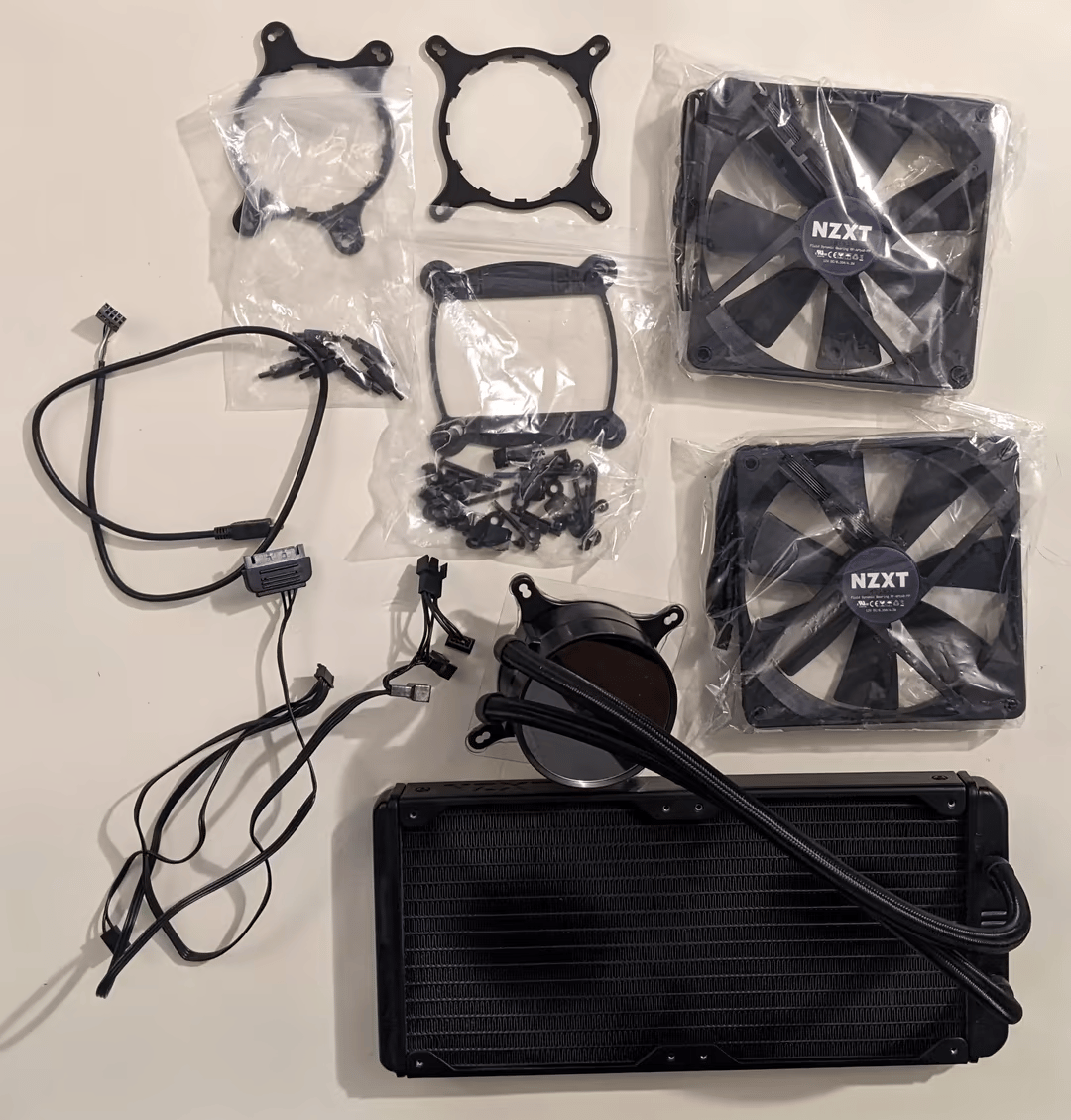 NZXT Kraken X62 280mm -RL-KRX62-02 -AIO RGB CPU Liquid Cooler -Infinity Mirror Design -Aer P140mm