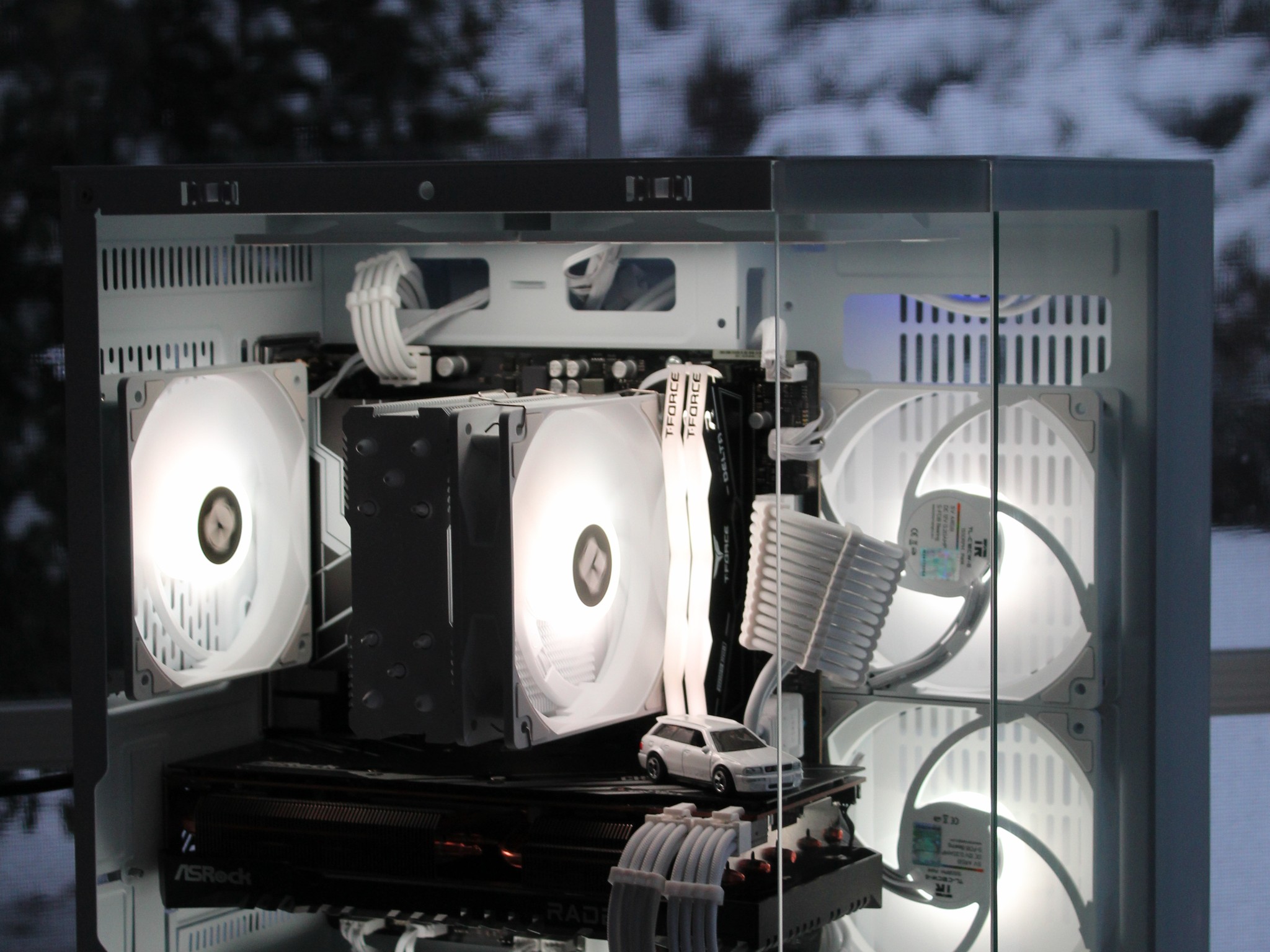 RX 7800XT 16GB+Ryzen 7 8700F | Premium All-White Gaming PC