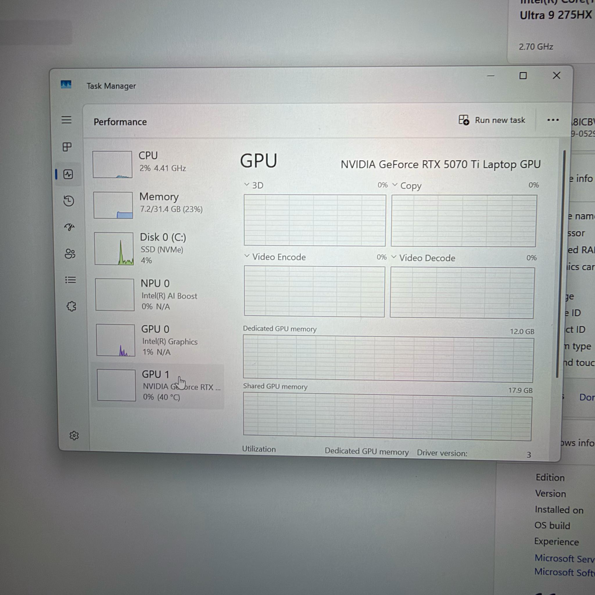 Razer Blade 18 240Hz UHD+ 2.7 GHz Ultra 9 275HX 32GB 1TB SSD NVIDIA RTX 5070 Ti