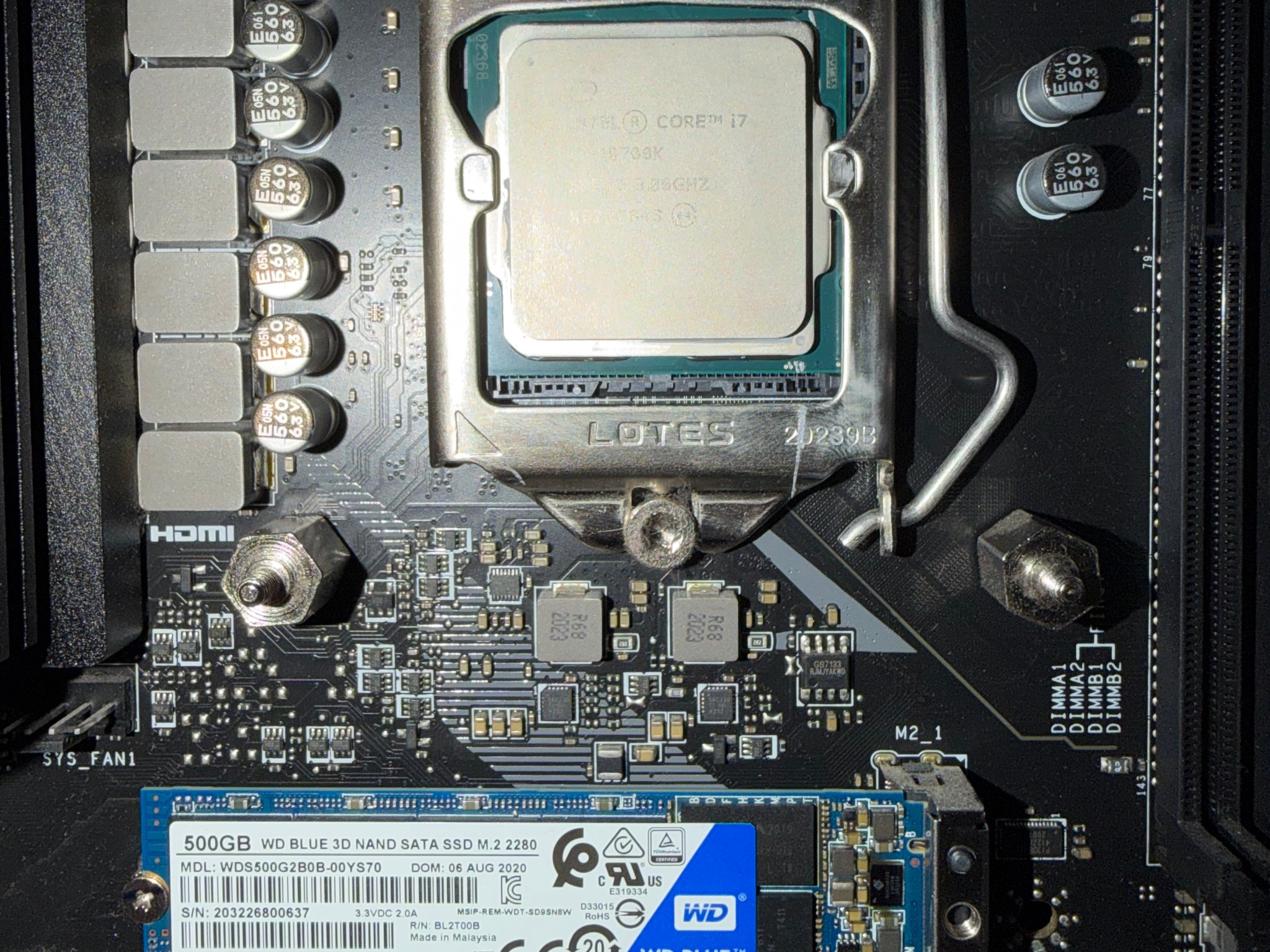 Intel Core i7-10700K + MSI EDGE Z490 WIFI + 16GB Corsair Vengeance RGB DDR4 + 500GB WD Blue SATA M.2