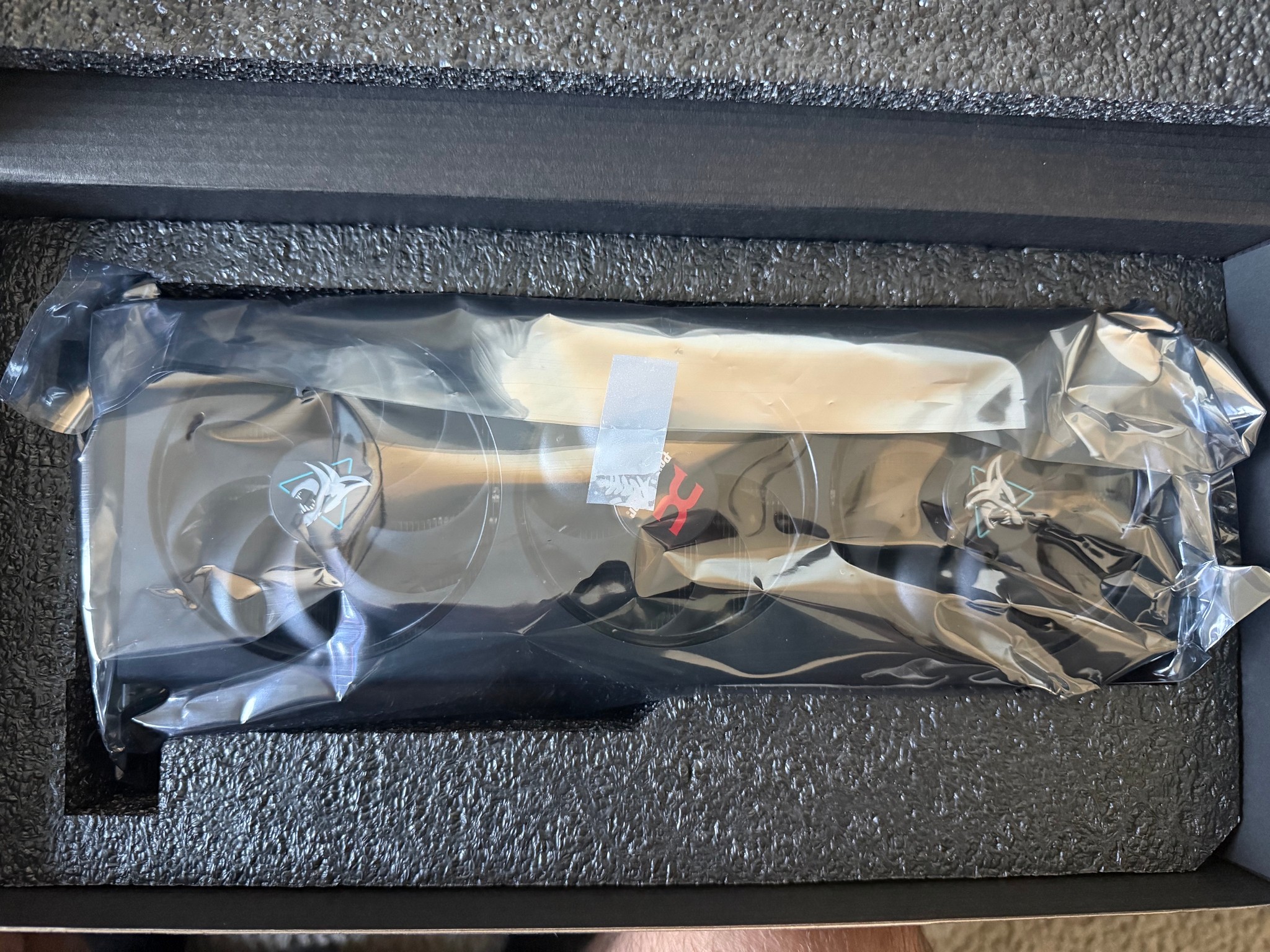 PowerColor Hellhound AMD Radeon RX 9070 XT 16GB GDDR6 - Original Box - FAST SHIPPING