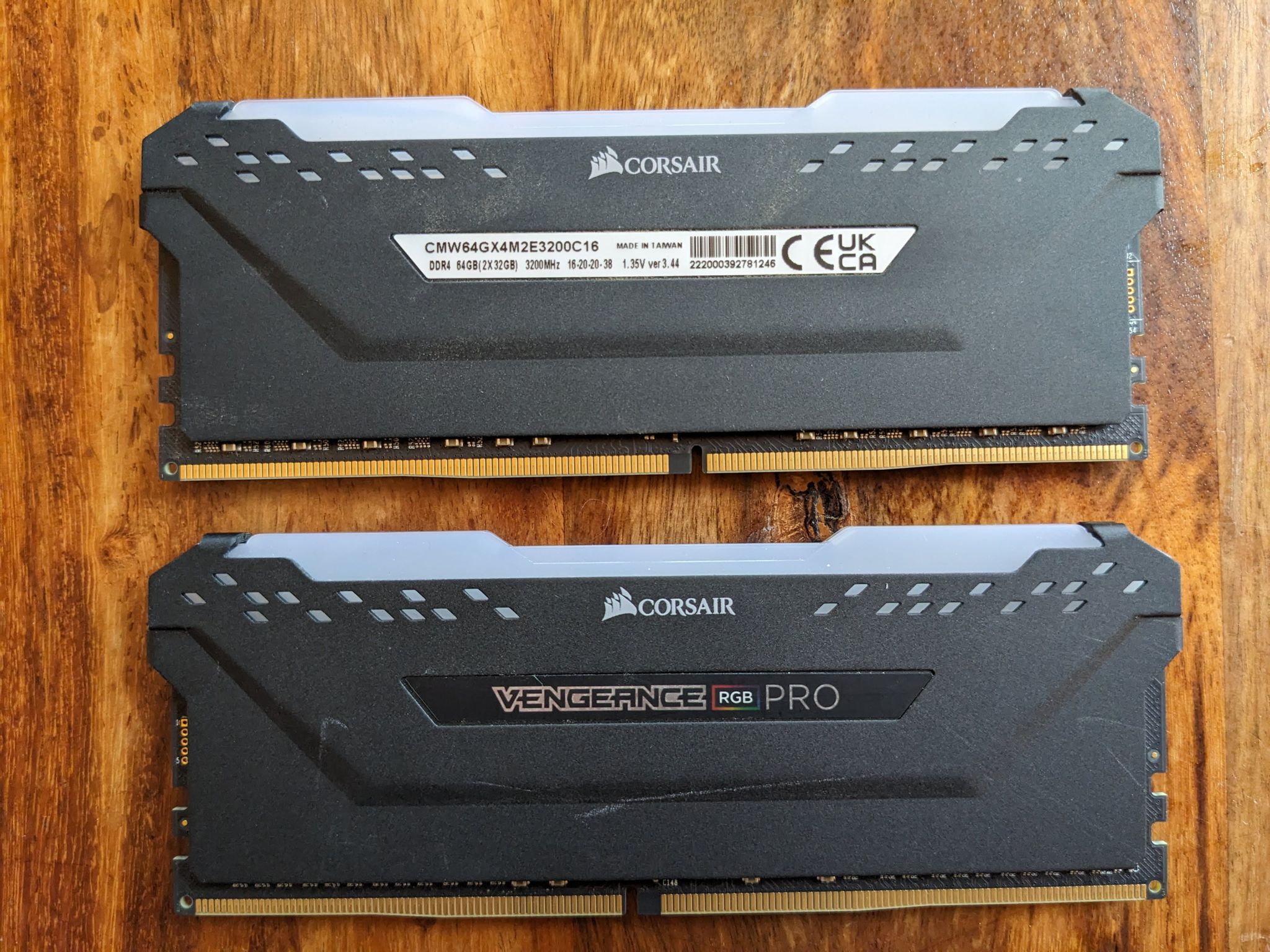 Sam Altman Special: 64GB DDR4 3200 CL16 Corsair Vengeance RGB Pro 64GB DDR4-3200 -Pass MemTest86!