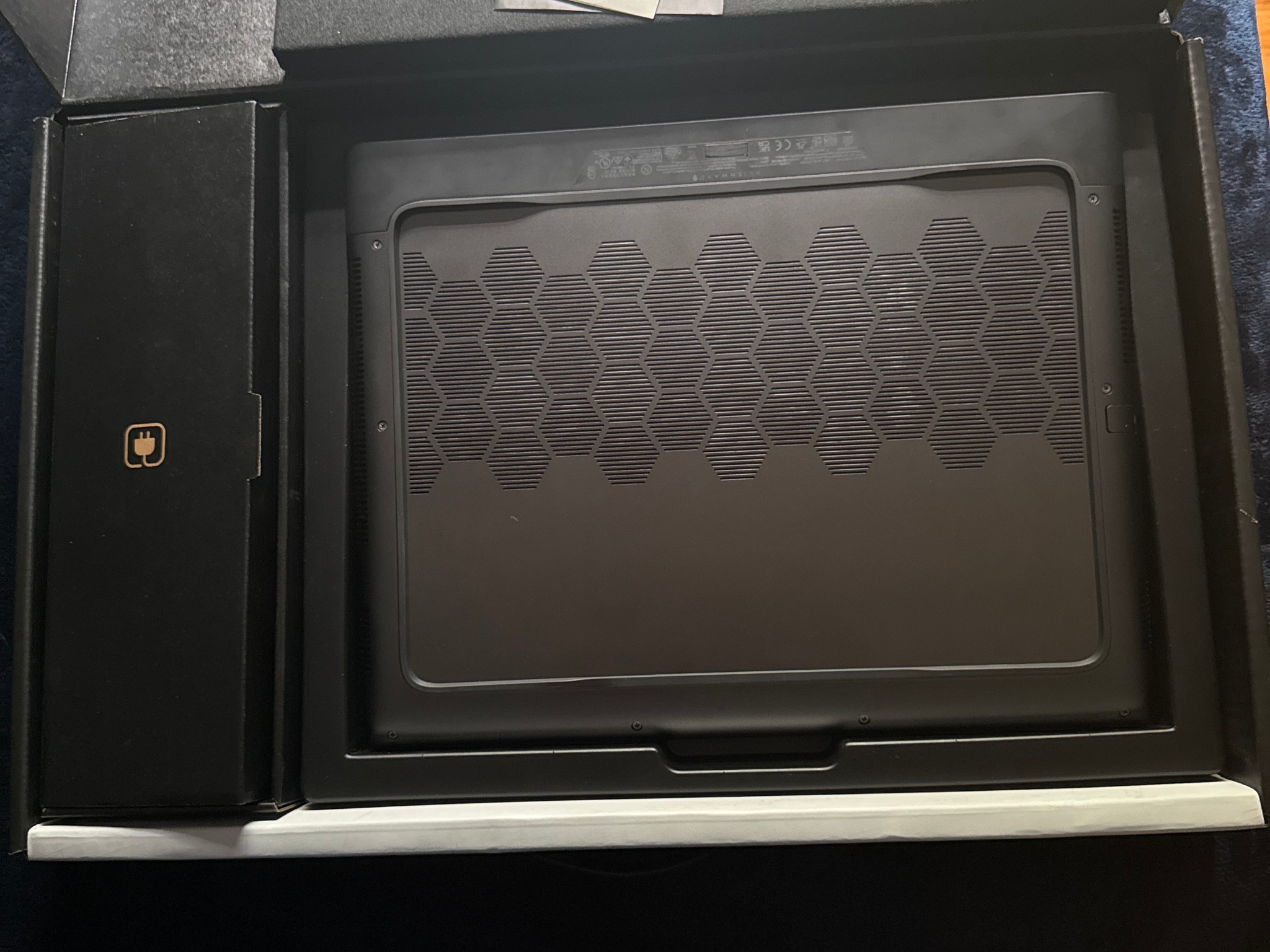 Alienware M16 QHD+ Gaming Laptop