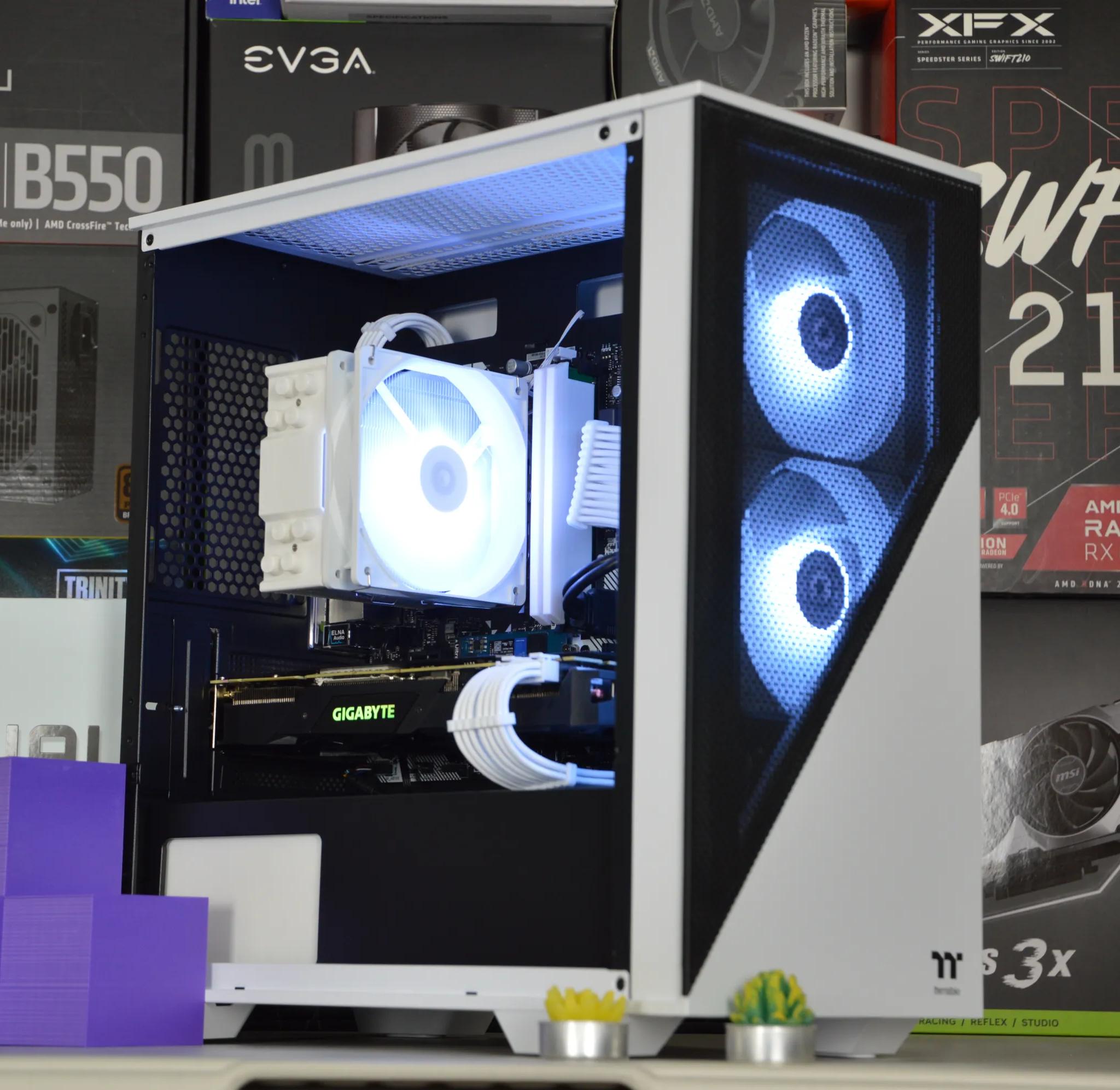 ⚪⚫| RTX 2080 8GB | RYZEN 5 5500 | 32GB DDR4 RAM | 1TB NVME SSD | The Divider |