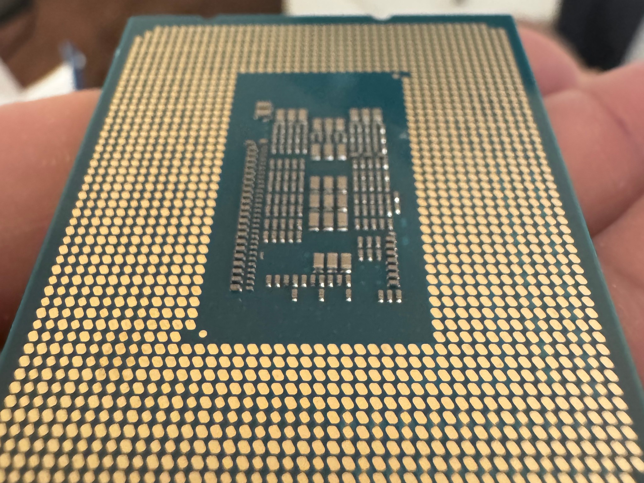 Intel Core i3-12100