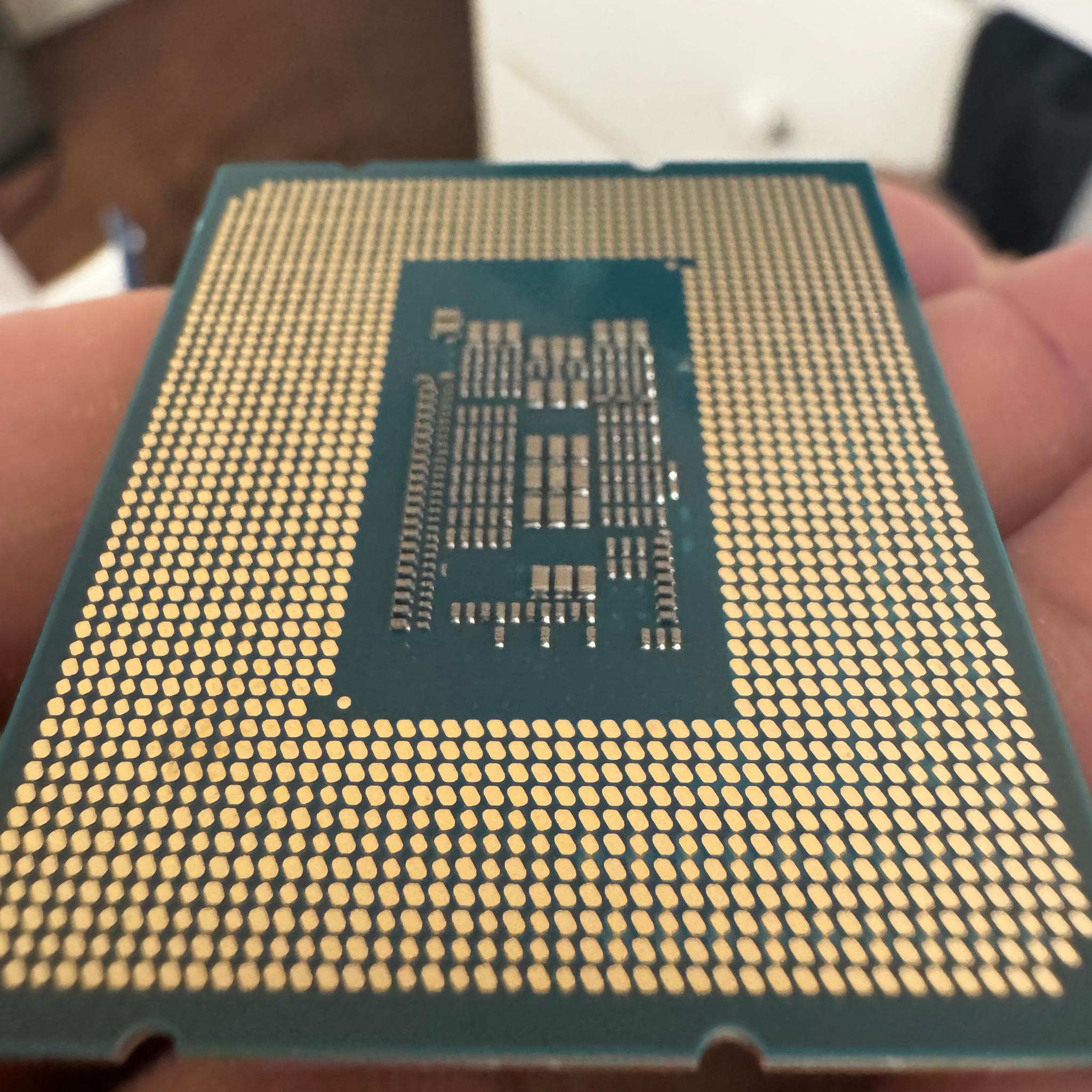 Intel Core i3-12100