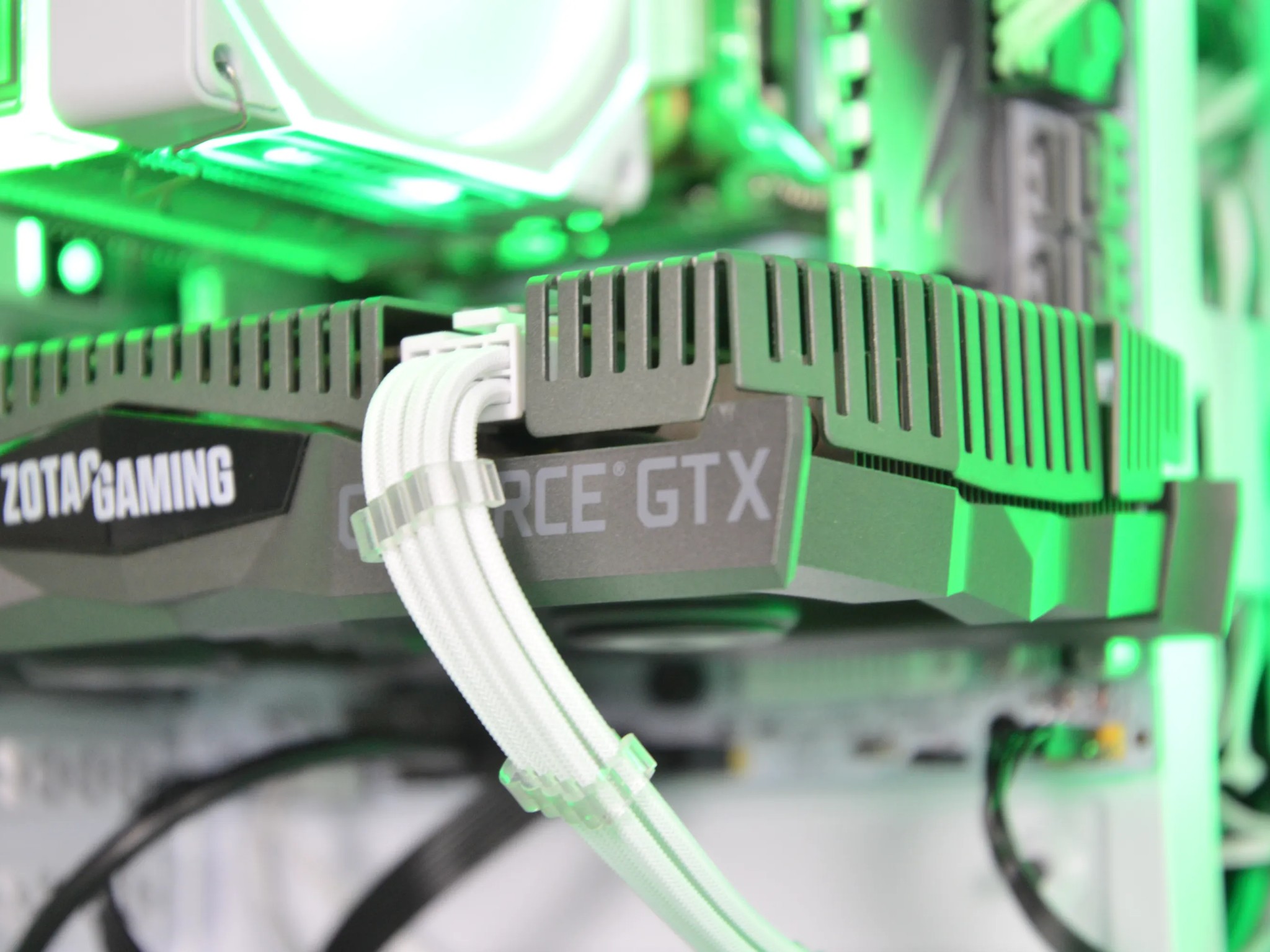 🌨️🌿| GTX 1660 Ti 6GB | INTEL XEON E5-2670 V3 | 16GB DDR4 RAM | 512GB NVME SSD | Snowy Grass |