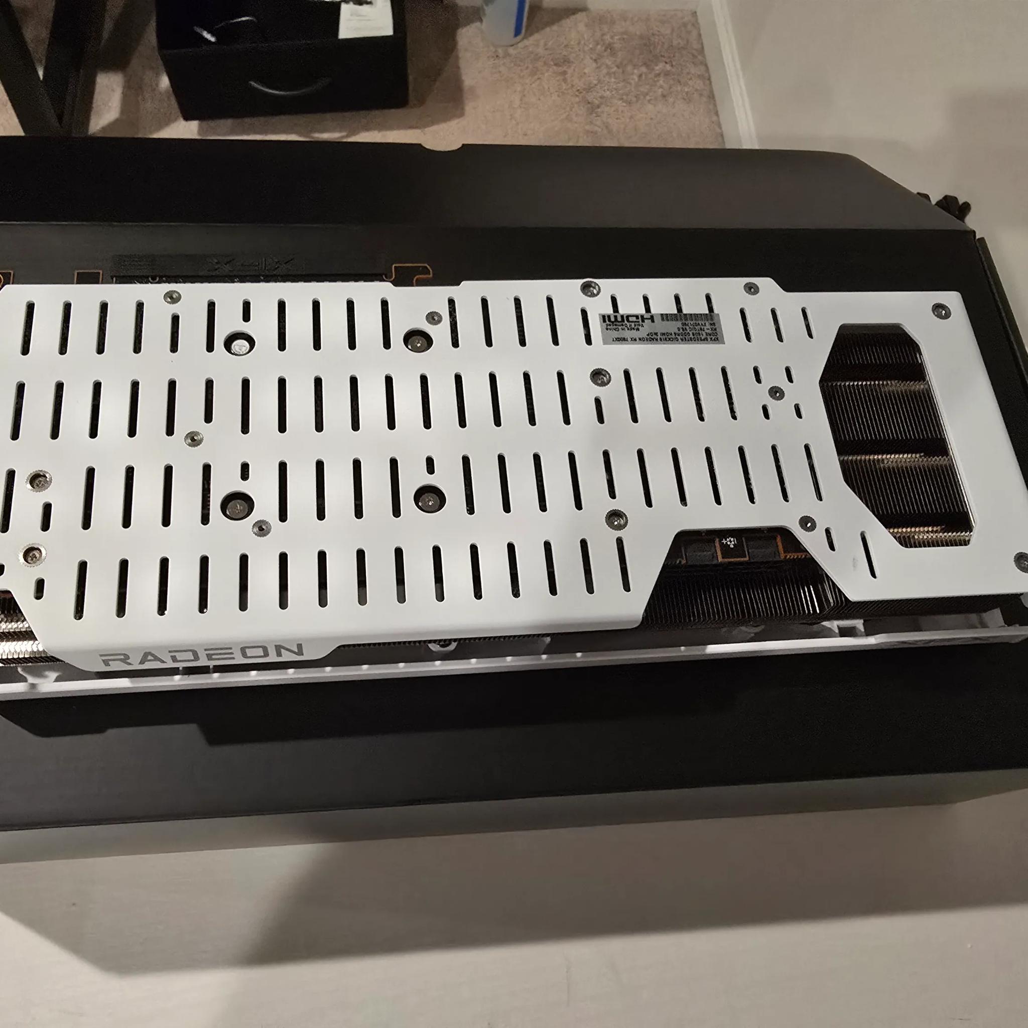 XFX Radeon RX 7800XT Quicksilver 319 White