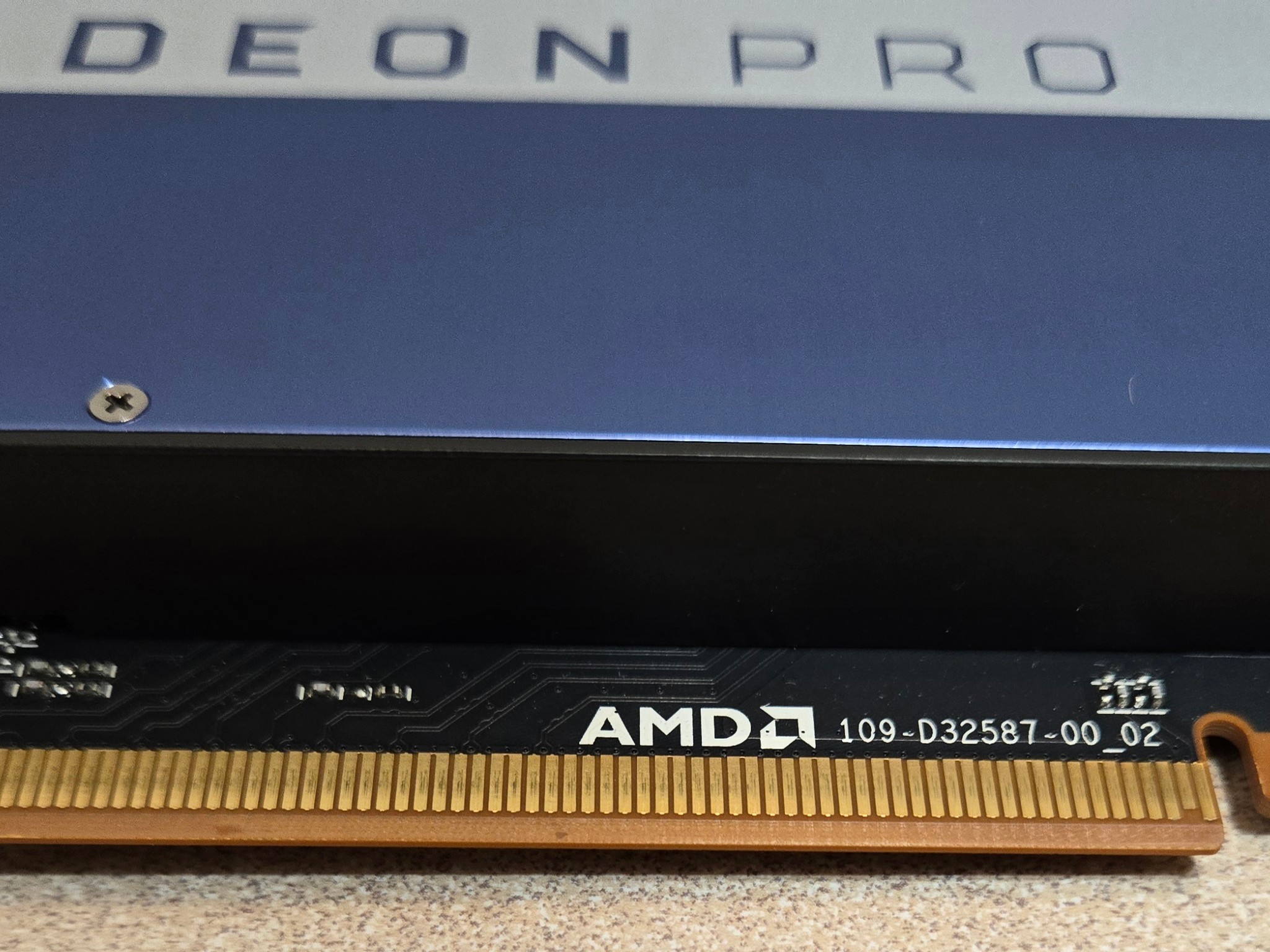 AMD Radeon W5500 PRO 8GB