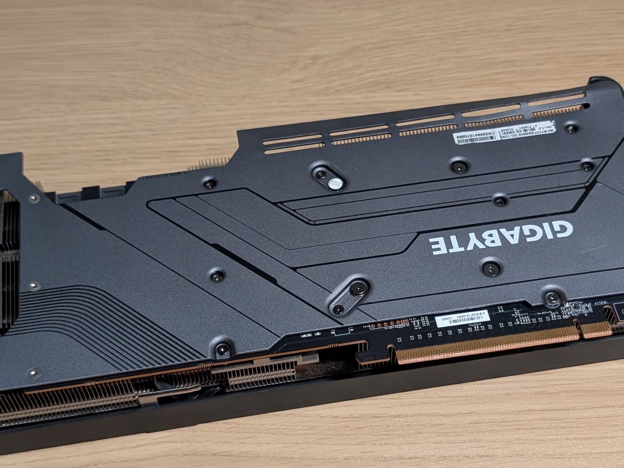 Broken As/is GIGABYTE GAMING OC Radeon RX 7700 XT