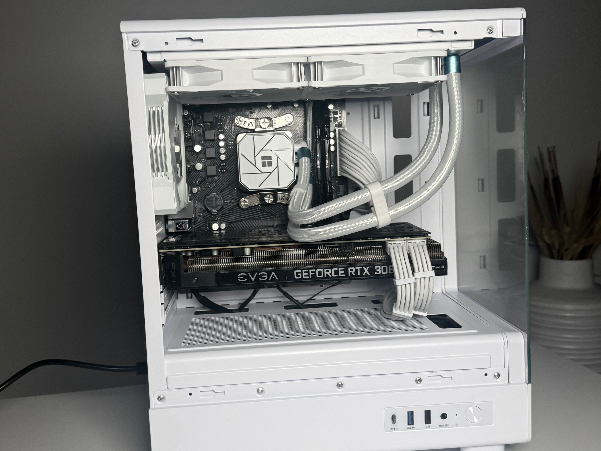 1080p High FPS White Gaming Computer🔹Rtx 3060 TI🔹 Water Cooled 240mm AIO| WiFi and Bluetooth