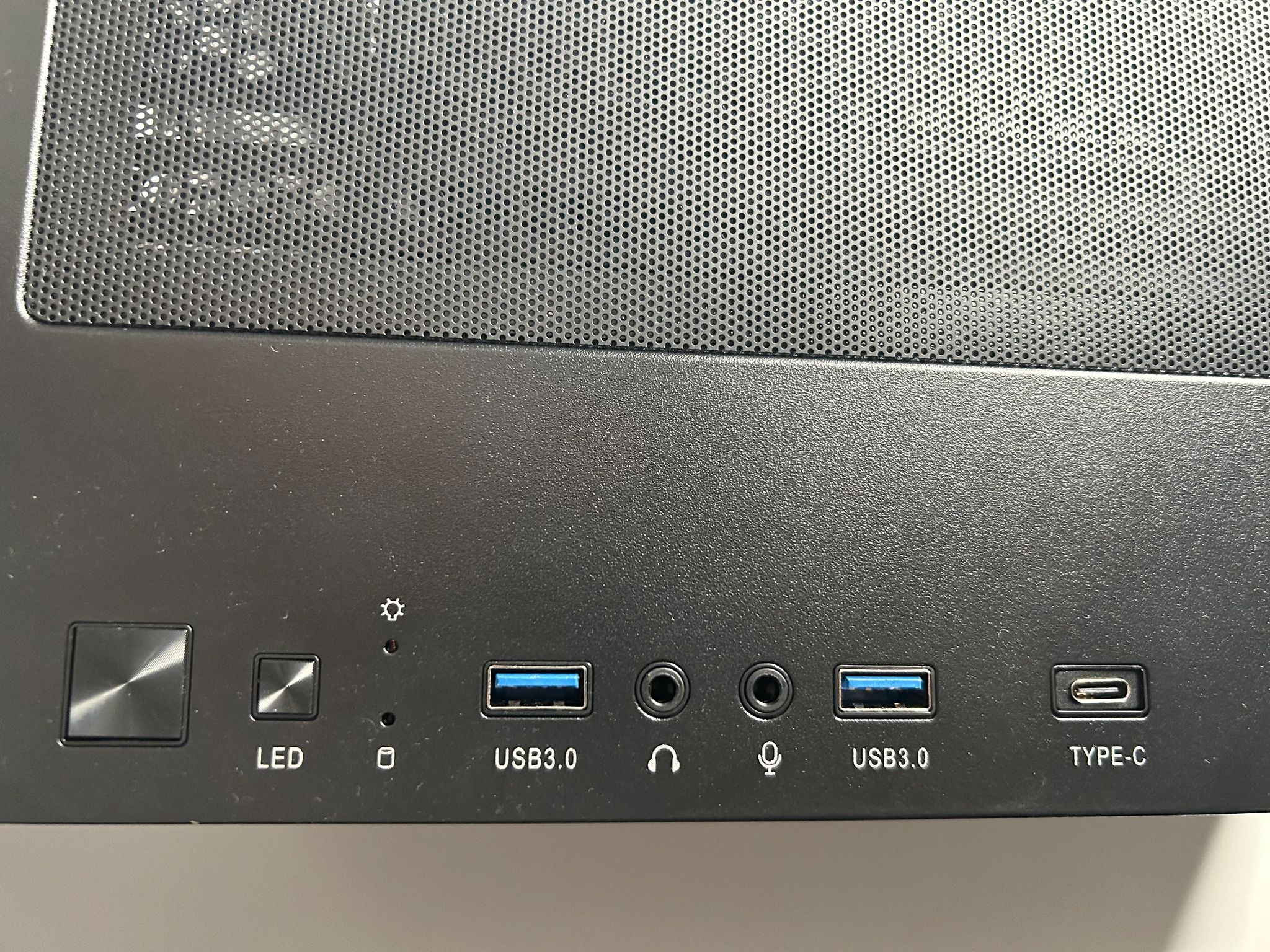 Compact RGB Gaming PC | RX 6600 // i5 10400f
