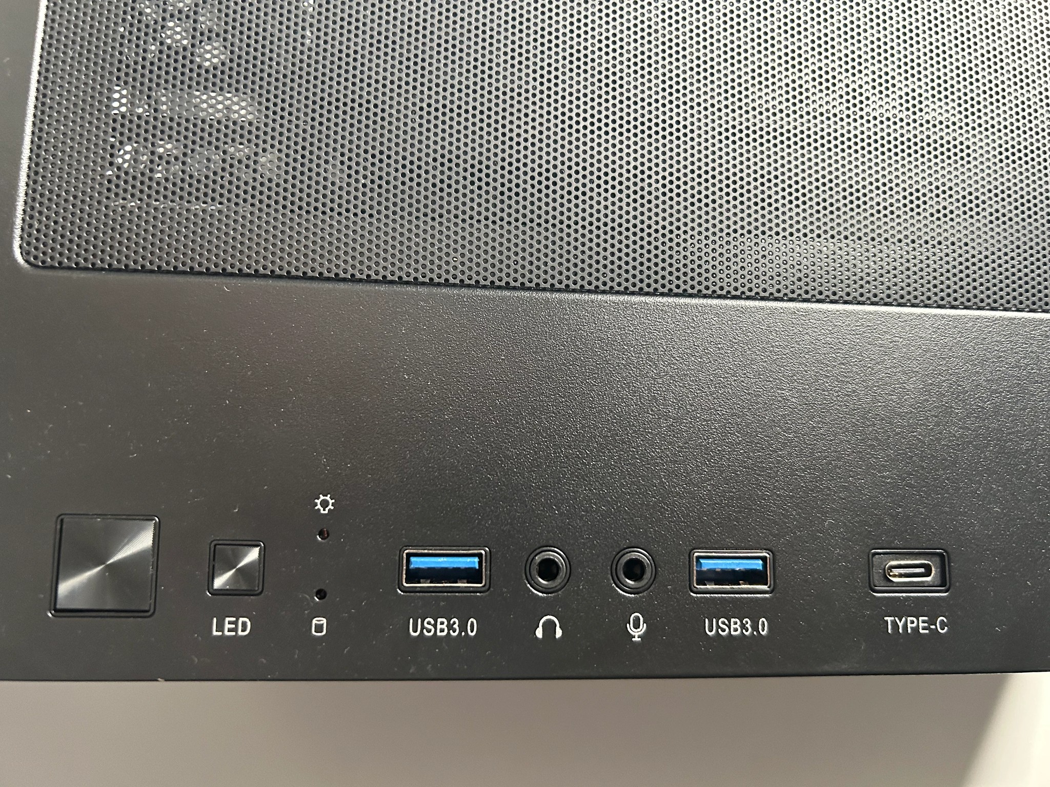 Compact RGB Gaming PC | RX 6600 // i5 10400f