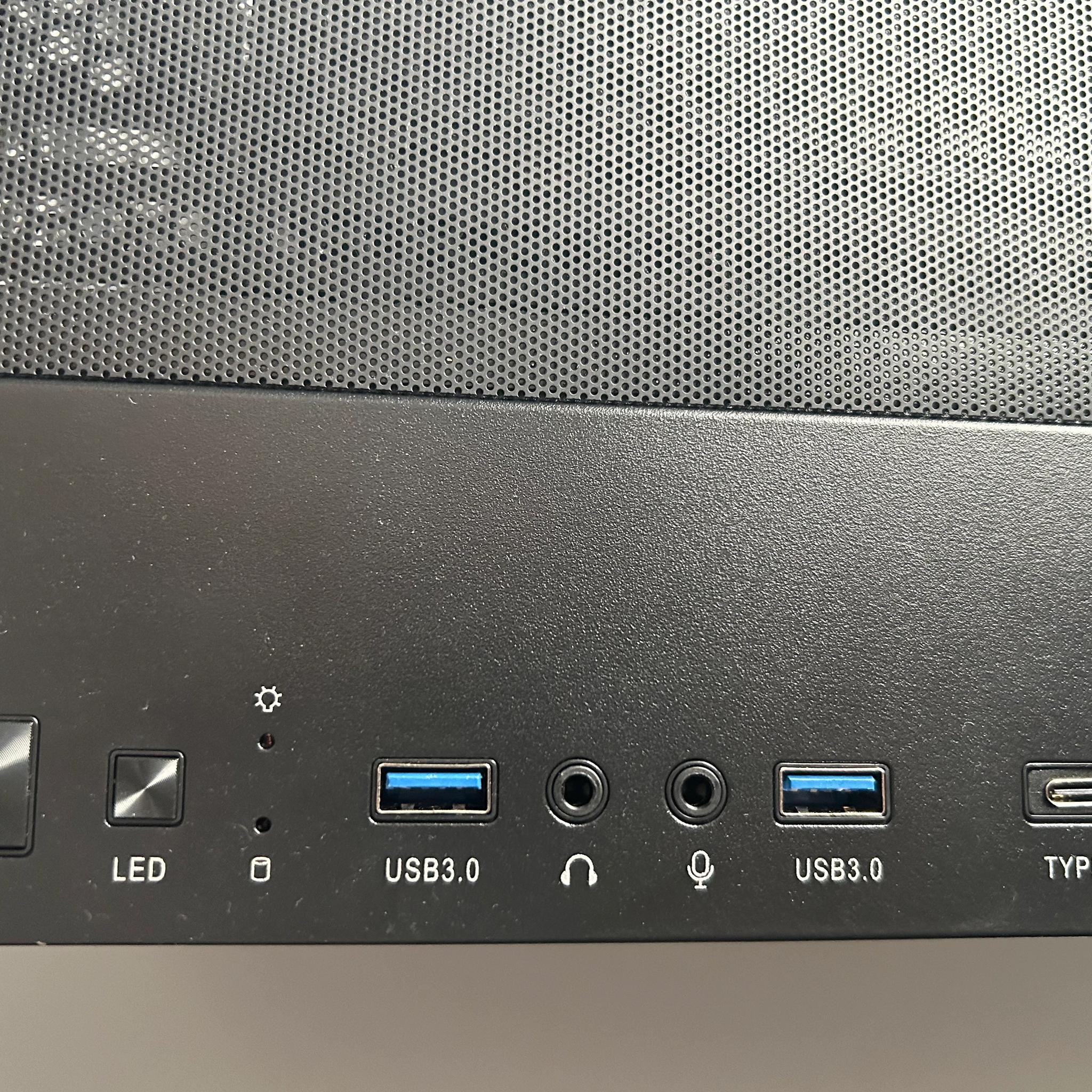 Compact RGB Gaming PC | RX 6600 // i5 10400f
