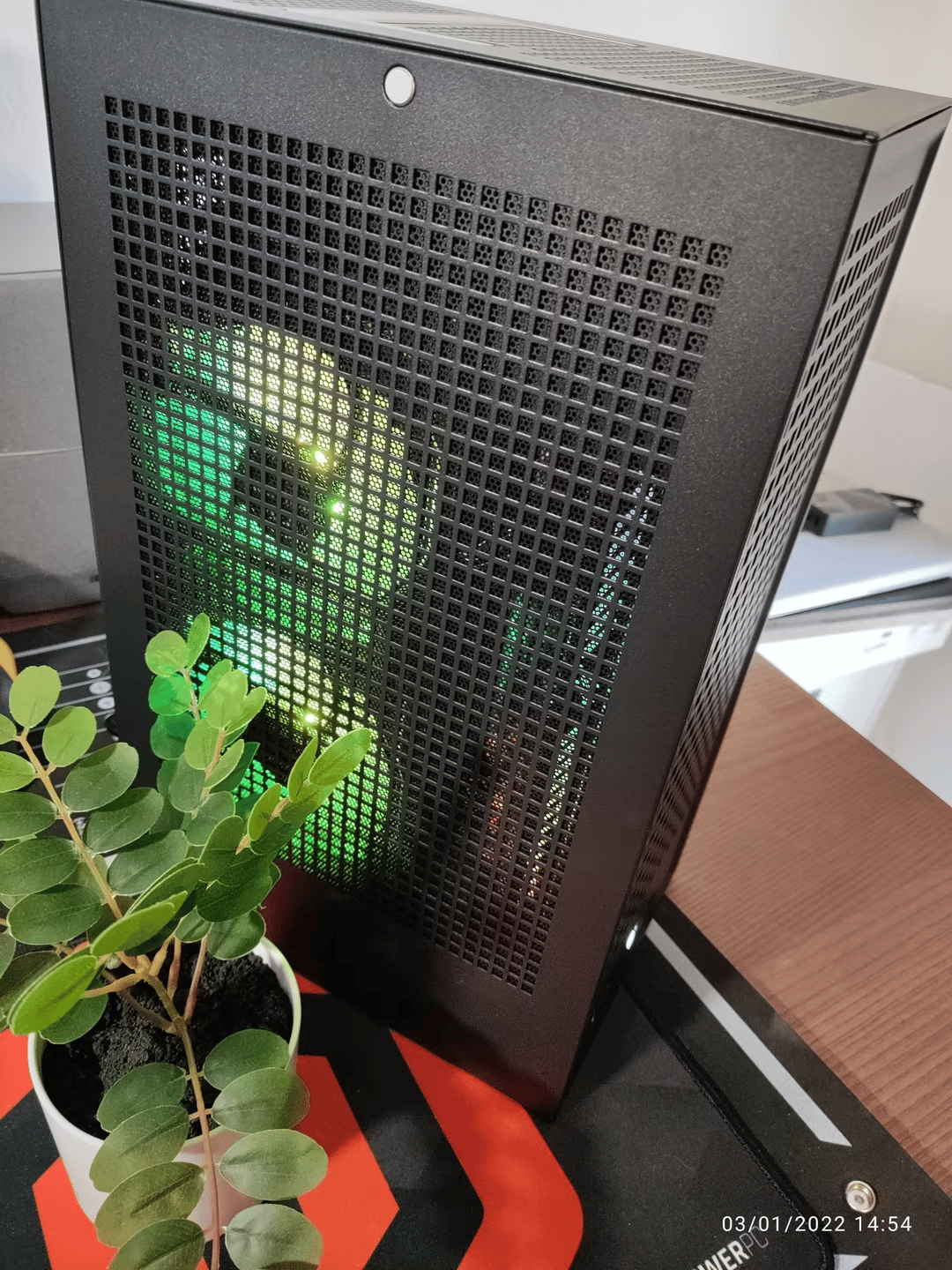 Hyte Revolt 3 Ryzen 5 5600G | RTX 3060 Strix | 500GB SSD | 16GB Ram