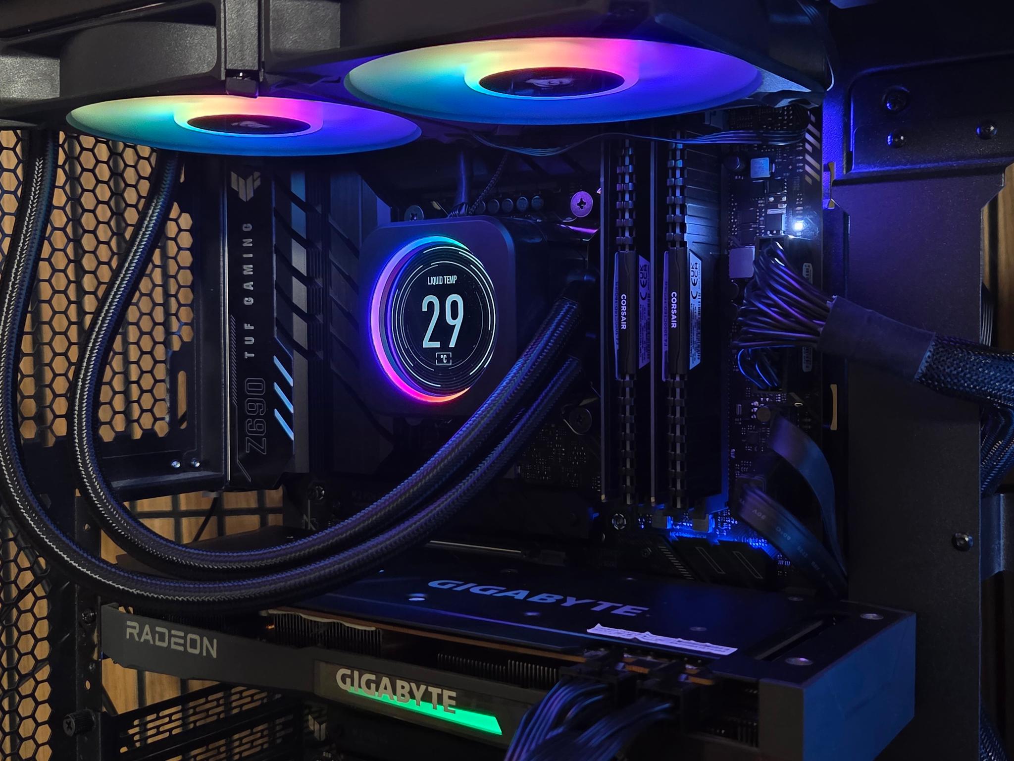 Gaming PC | RX 6700XT 12GB| LCD | NVME | 32GB DDR4 | Z690 | Windows 11 | WIFI