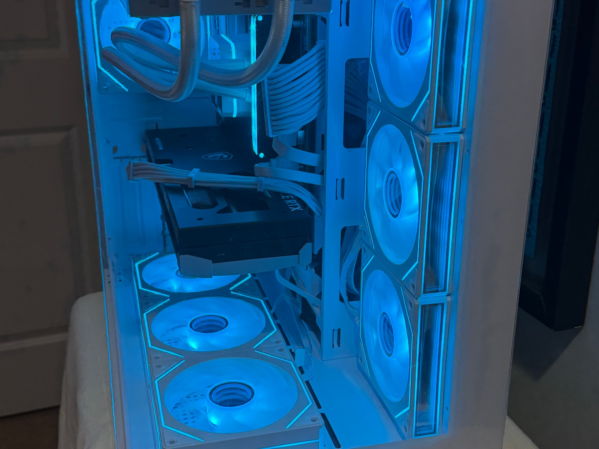 Ryzen 5 9600X, 32GB DDR5 Ram, MSI RTX 5060 TI 8GB Gaming System