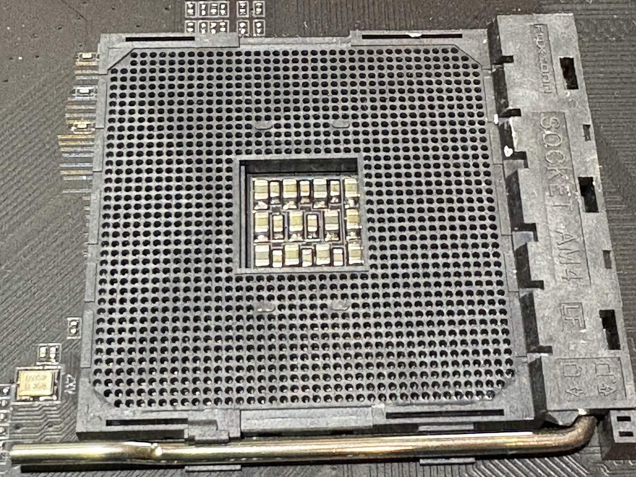 Gigabyte AORUS X570 Elite AM4 Motherboard Tested Working