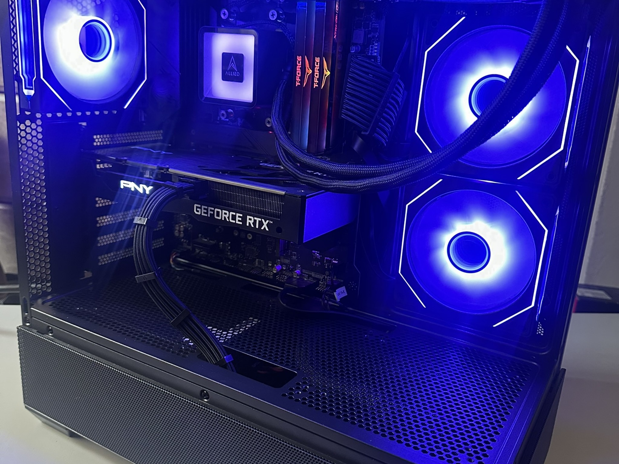 Gaming PC (Ryzen 5 5600X / RTX 3060 Ti / 1TB NVME / 32GB RAM)
