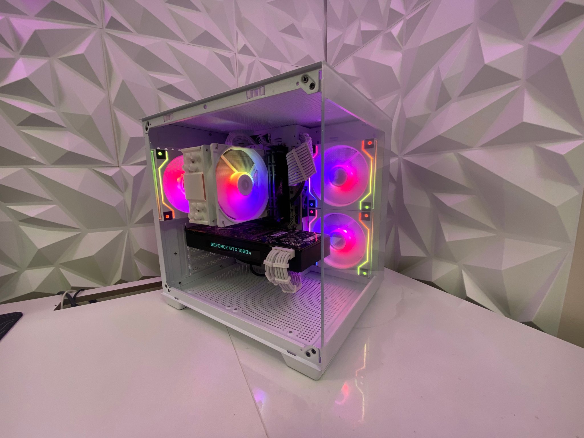 🎅🎅 White Elite Build – Ryzen 5 3600 + GTX 1080 Ti 11GB | 1080p/1440p High FPS Ready