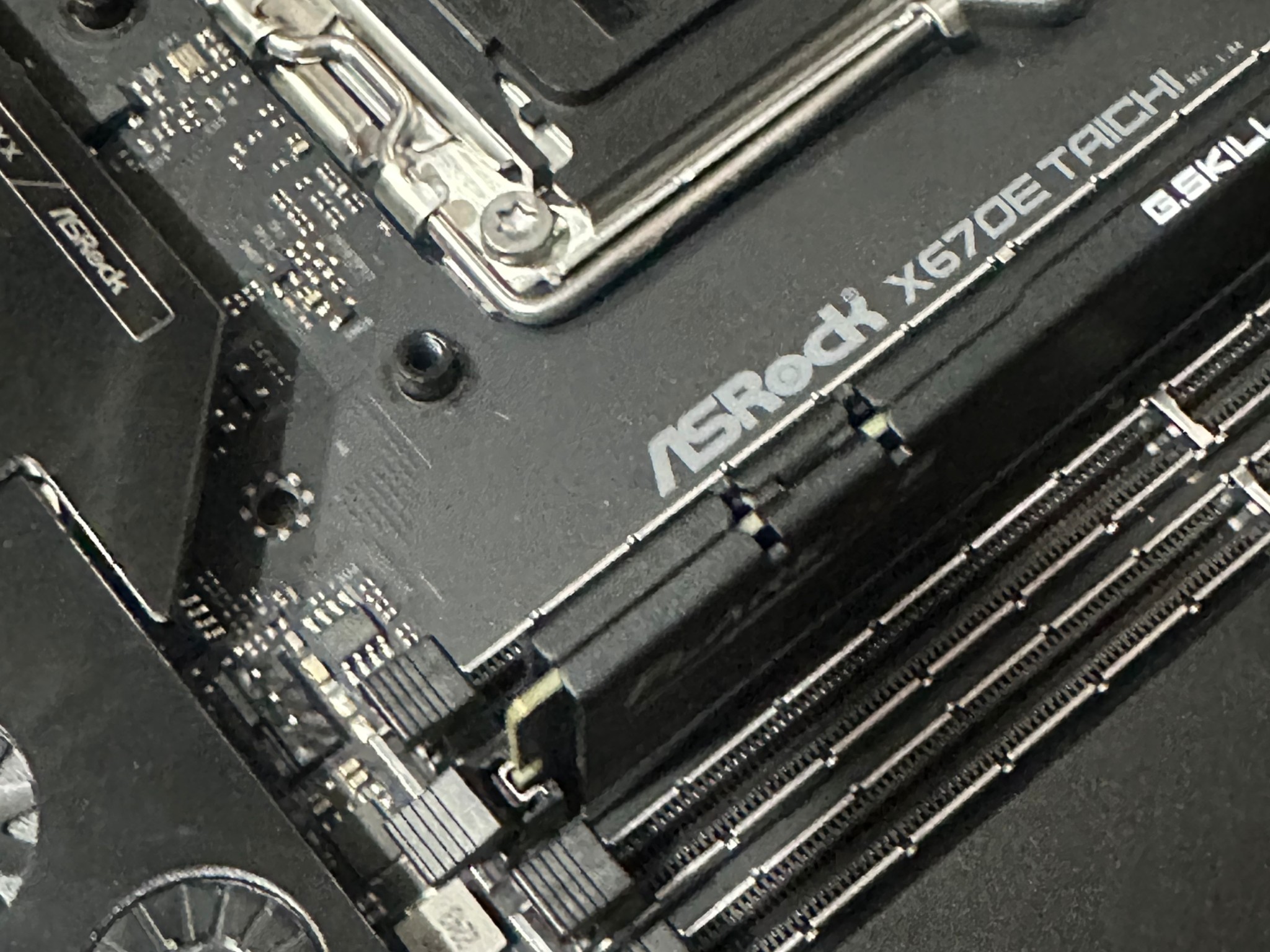 ASRock X670E TAICHI AM5