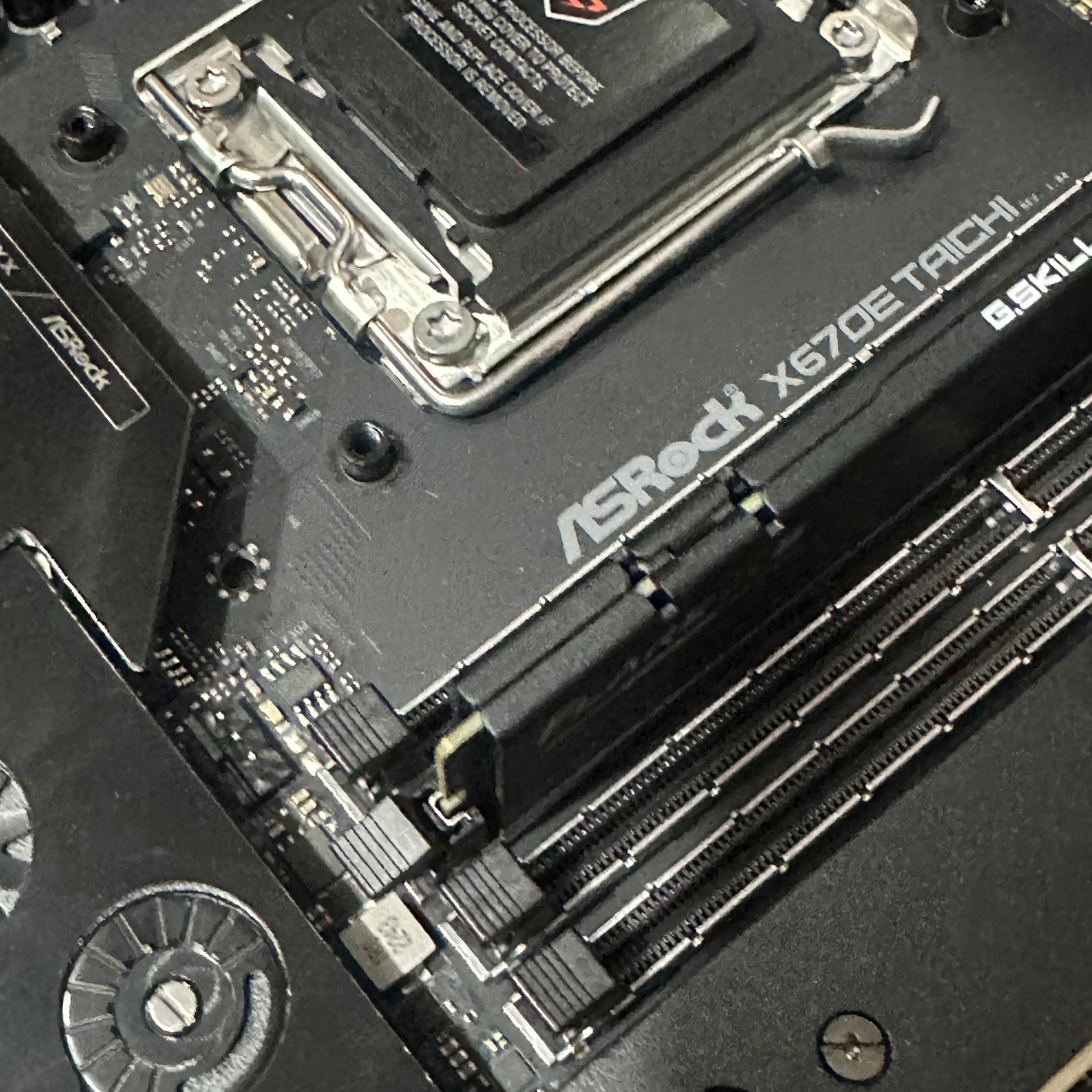 ASRock X670E TAICHI AM5