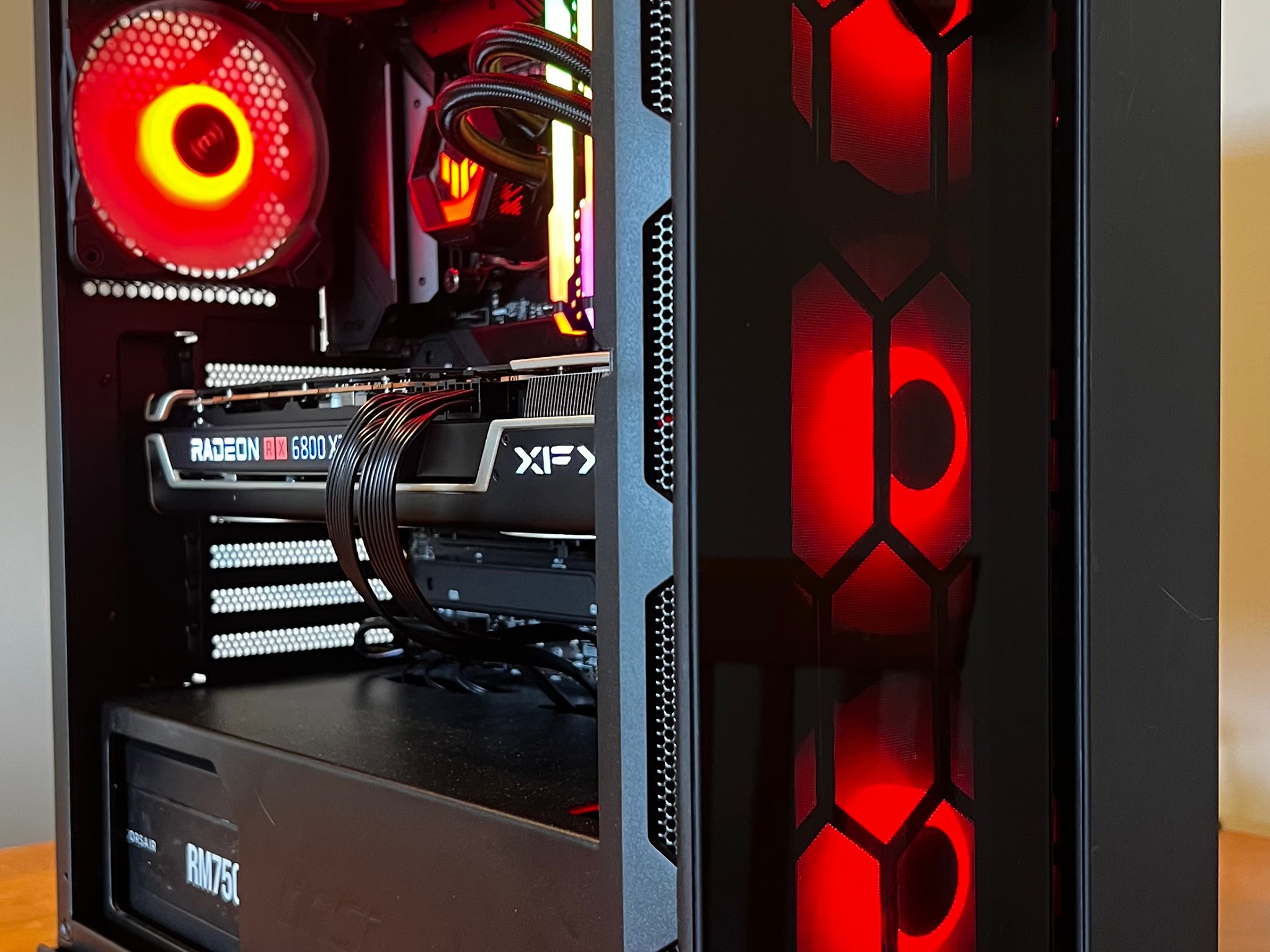 High-mid end custom gaming pc with 6800xt and 12600k 16 GB ddr4 3200