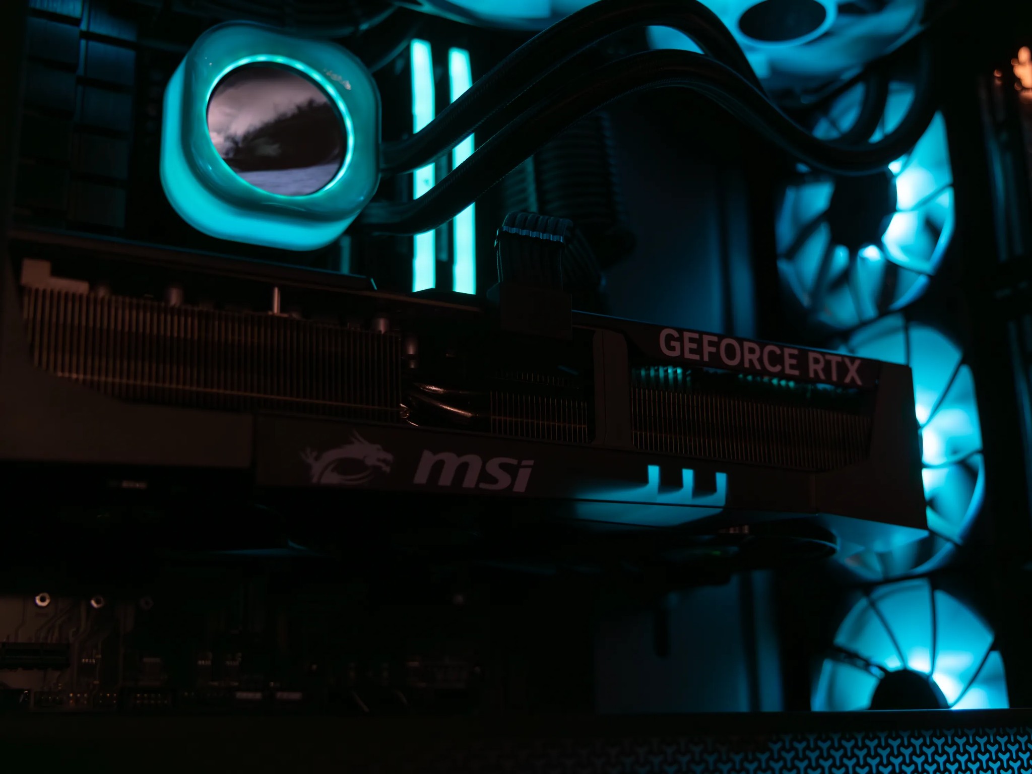 🌎 Aquaterra 🌎 RTX 5090 / AMD R7 9800X3D / 2TB NVME / 32GB DDR5 RAM / 360 AIO / Windows 11 Pro