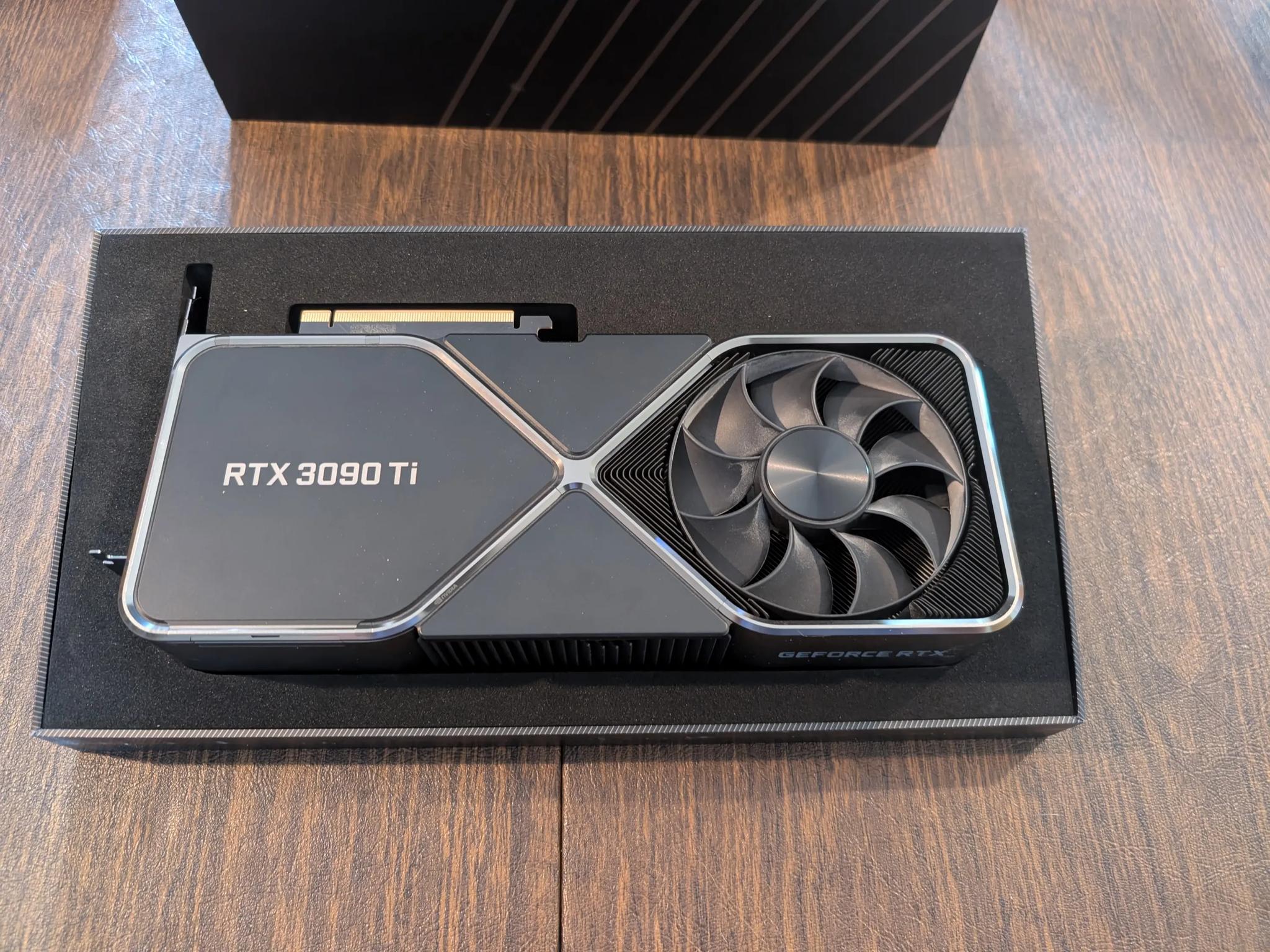 NVIDIA GeForce RTX 3090 Ti 24GB GDDR6X - FOUNDERS EDITION