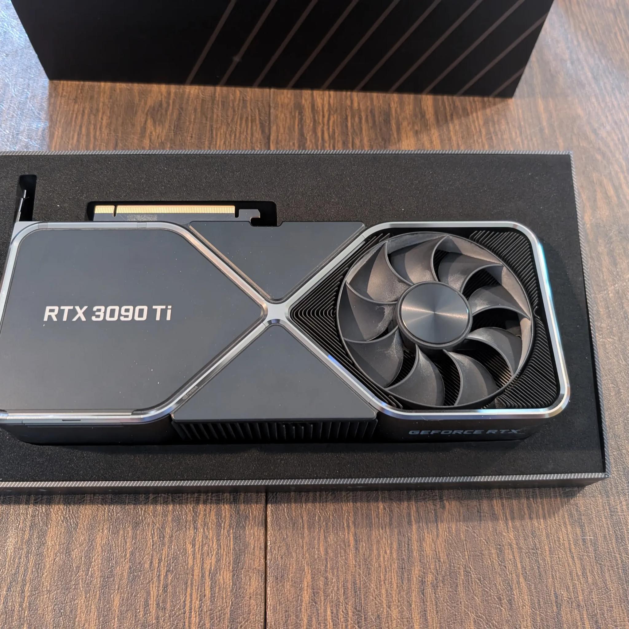NVIDIA GeForce RTX 3090 Ti 24GB GDDR6X - FOUNDERS EDITION
