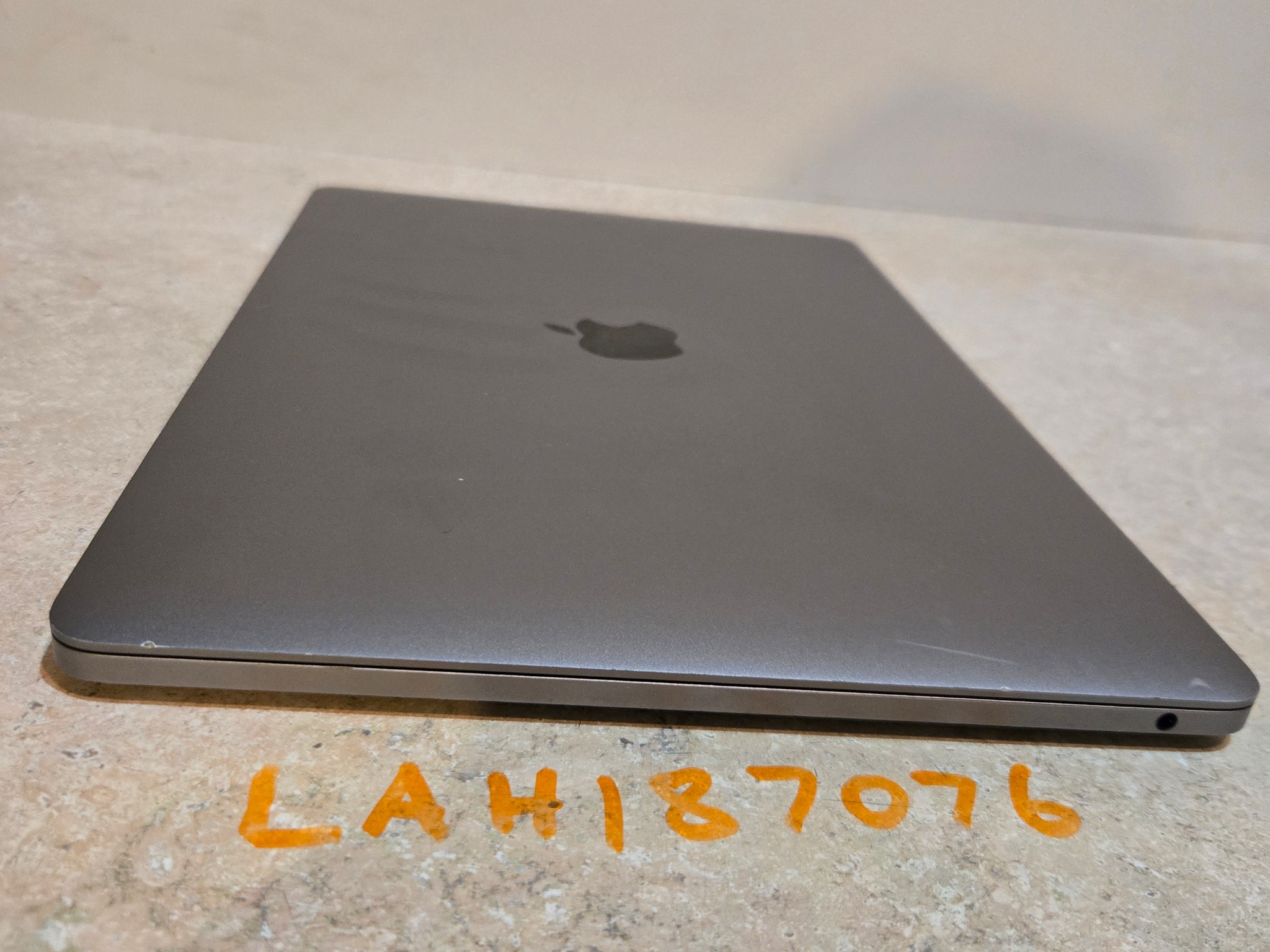 Apple Macbook Pro 13 inch Laptop - 2019 - 128GB SSD - intel i5 - Model A2159