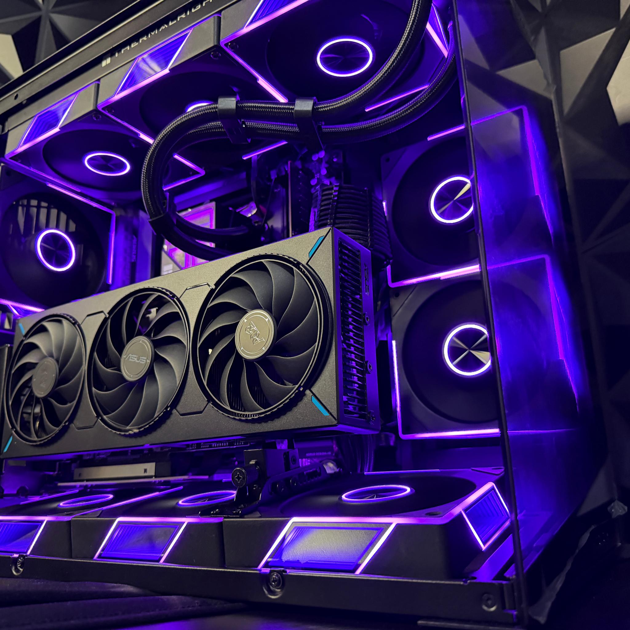 🕳️🌌 BLACK HOLE 🌌🕳️ Ryzen 9 7900X| RX 9070 GRE| 4.5 TB NVMe| 32 GB DDR5| 850W Gold PSU