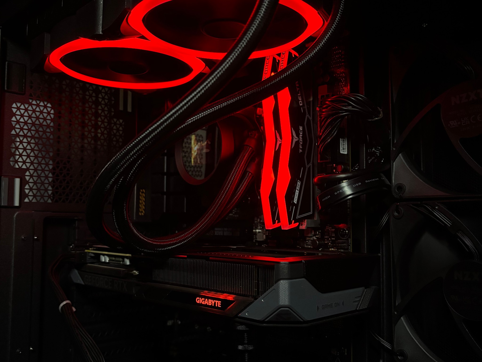 🦋◼️ RTX 5060 | RYZEN 5 7600 ◼️🦋 GAMING PC