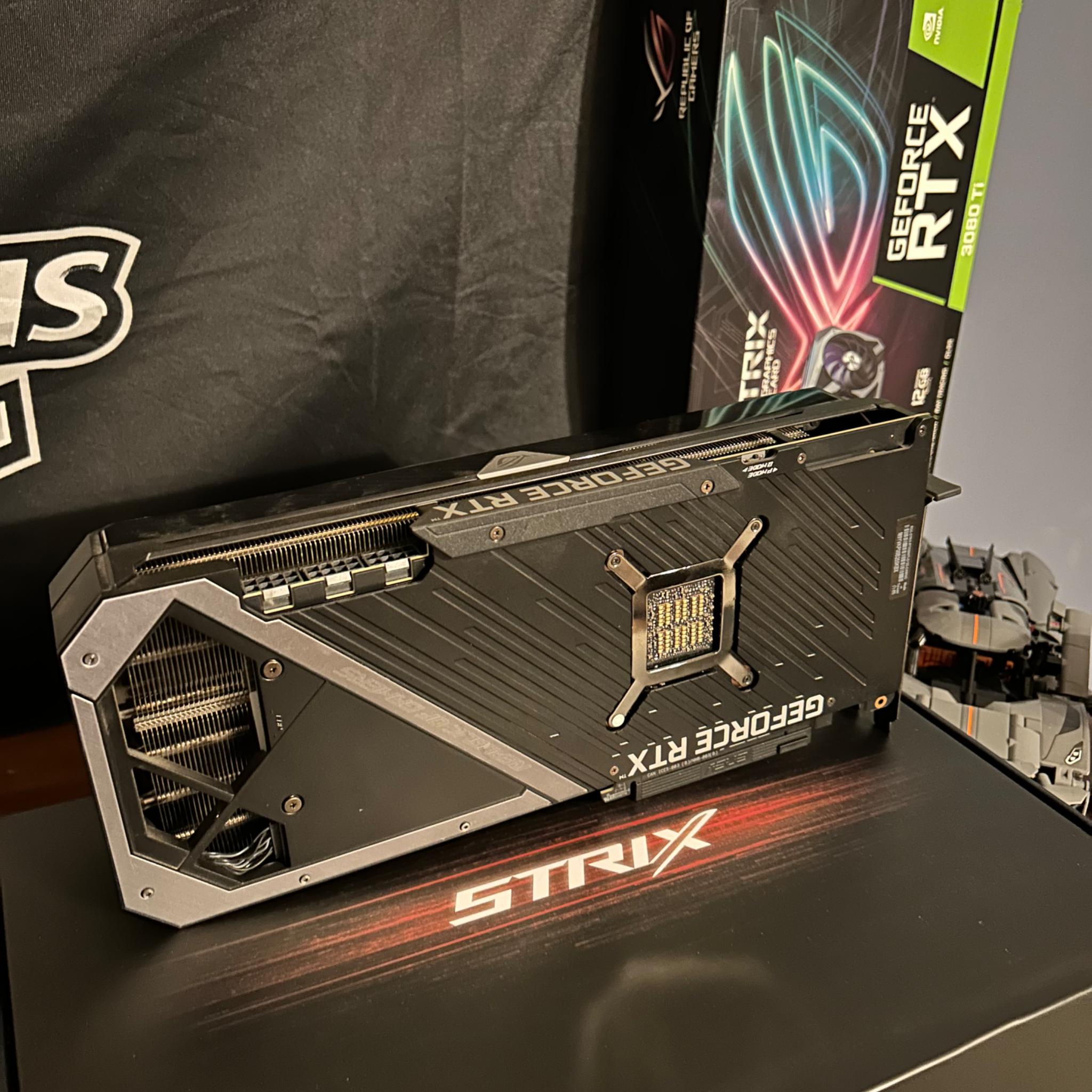 Asus ROG Strix NVIDIA GeForce RTX 3080 Ti OC