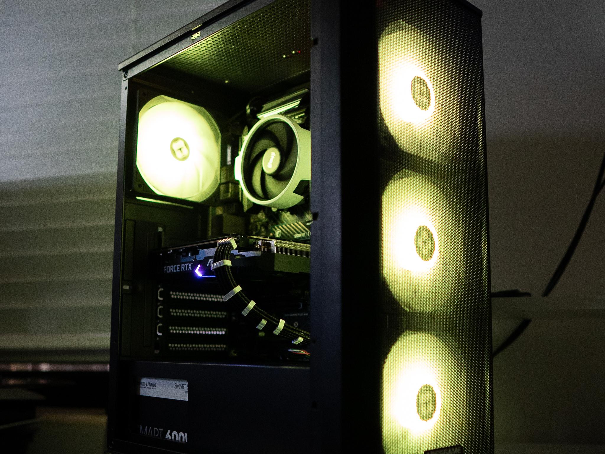 ⛈️❄️ | NVIDIA RTX 3060 12GB | RYZEN 5 3500X | 16GB DDR4 RAM | 1TB NVME SSD | Arctic Snow