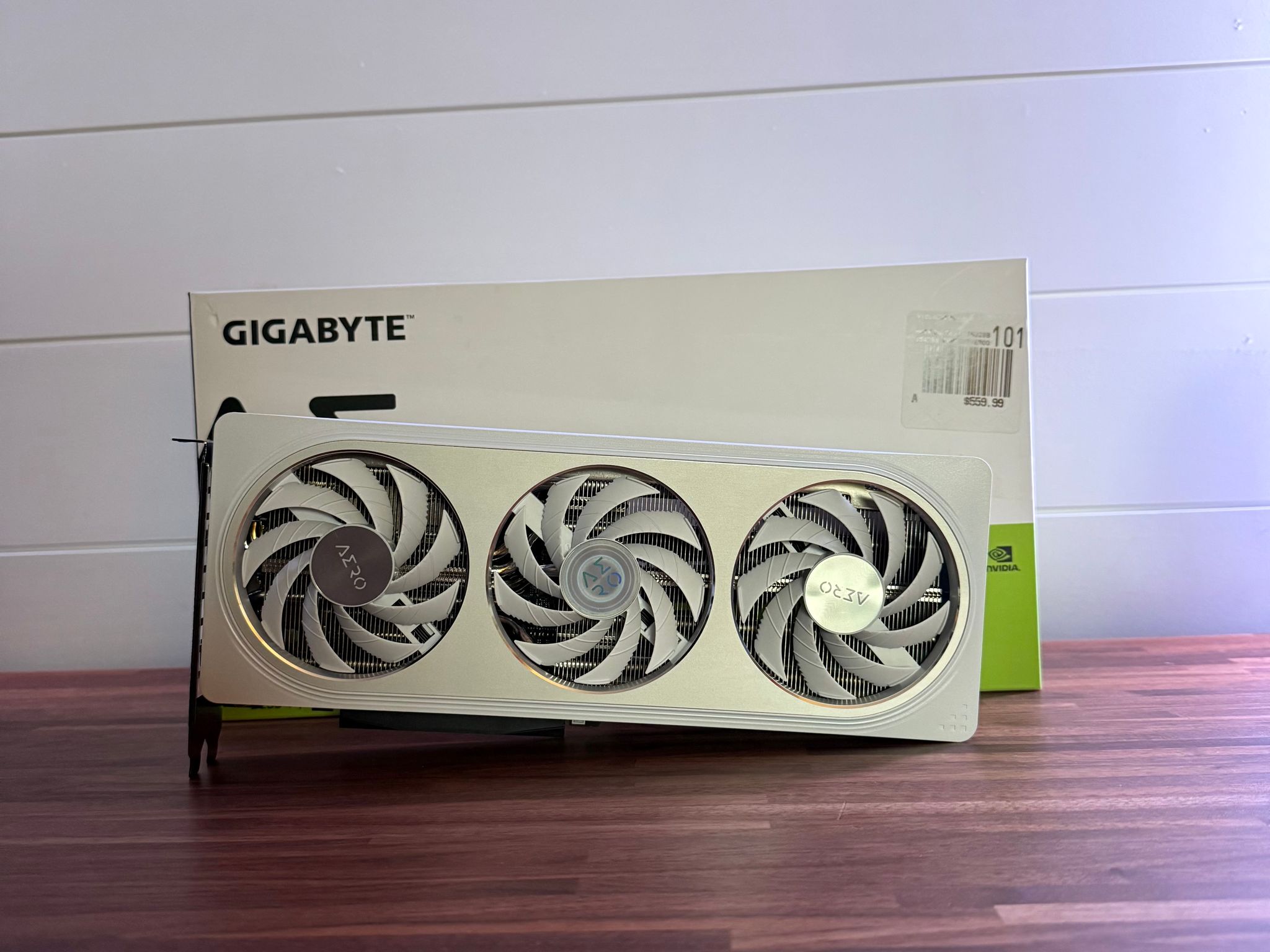 GIGABYTE GeForce RTX 5060 Ti AERO OC 16G