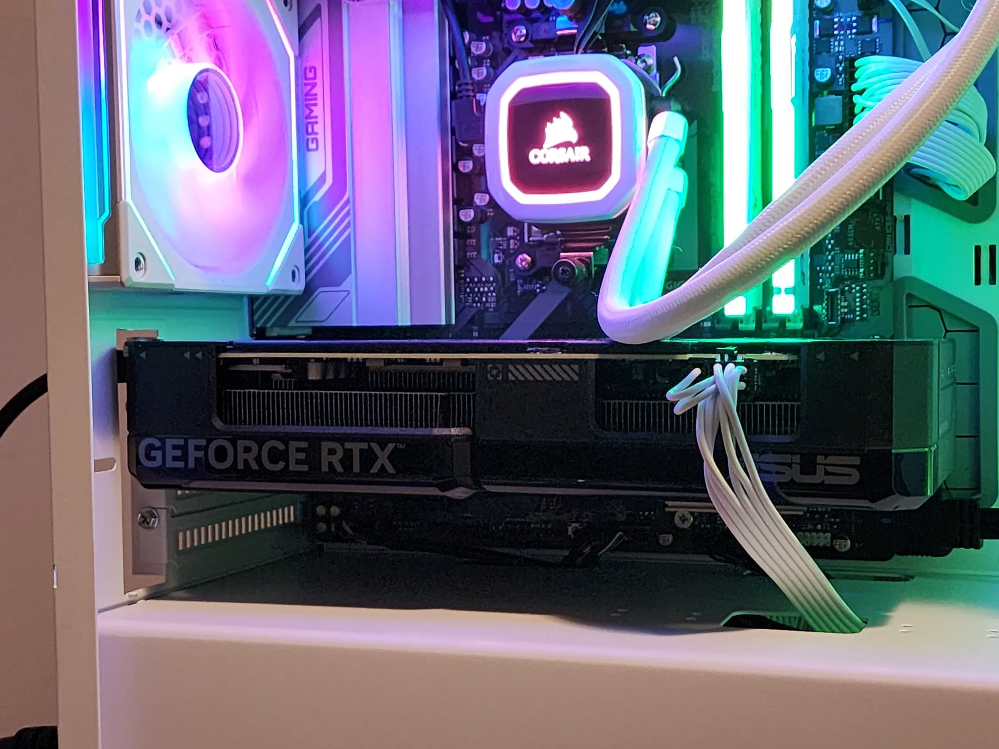 💥Versatile White PC💥 RTX 4070 | Ryzen 7 7700X | 32GB DDR5 | 1TB NVME M.2 | Windows 11 Pro
