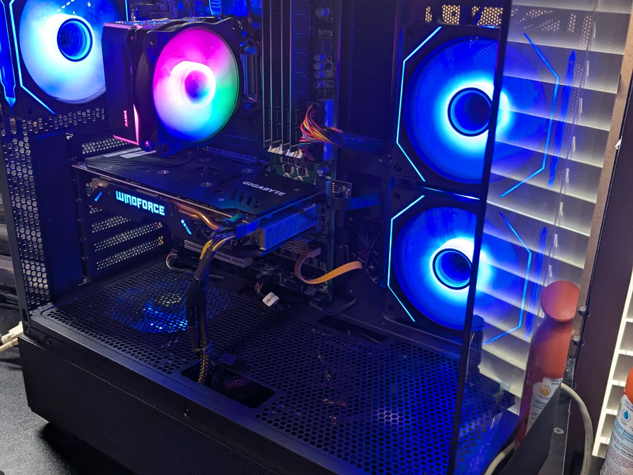90 FPS Fortnite | Scratch and Dent | i5-4570S , 16GB RAM, 480GB SSD, R9 380X 4GB, RGB, Wifi