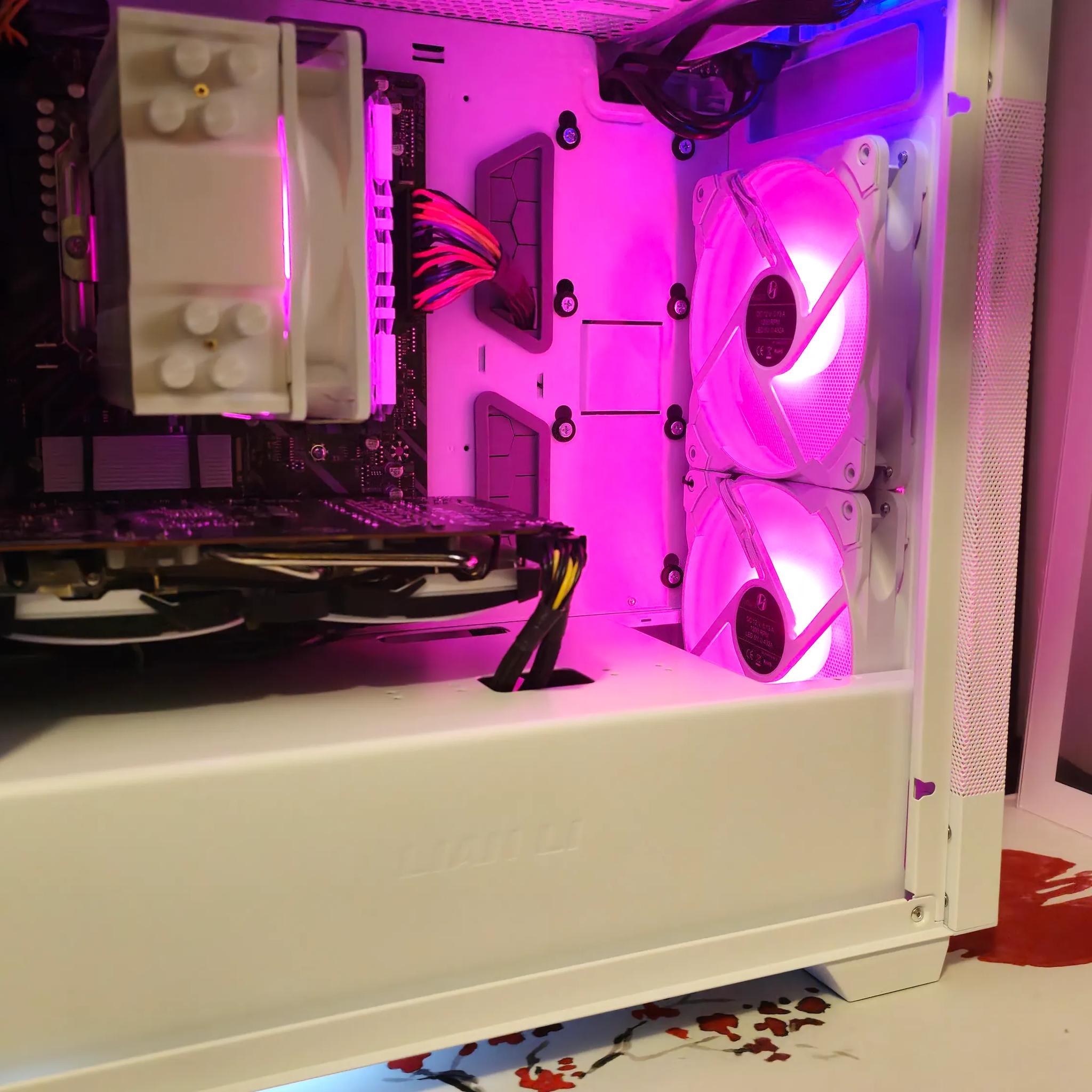 Frosty Mini Mesh Ryzen 5 5600X / 16GB DDR4/1TB SSD / RX6600 8GB