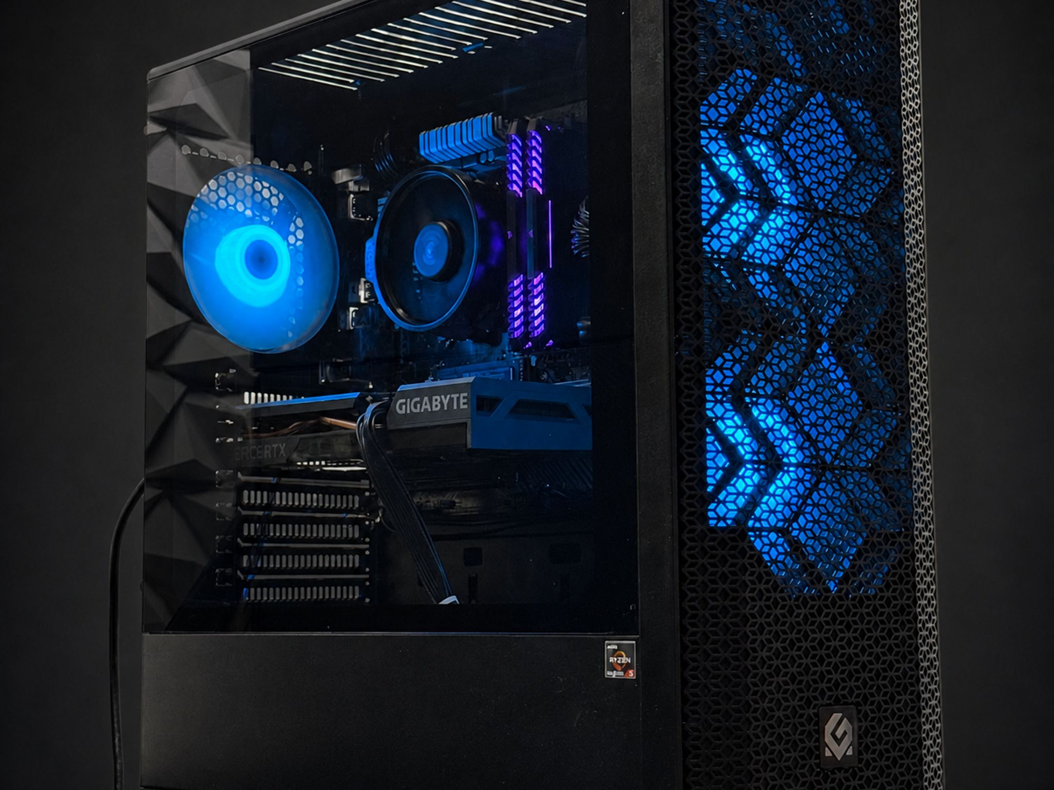 1440P/1080P gaming pc / RTX 3060 / Ryzen 5 5500 / 16GB Corsair Ram / 500GB Samsung 980 SSD