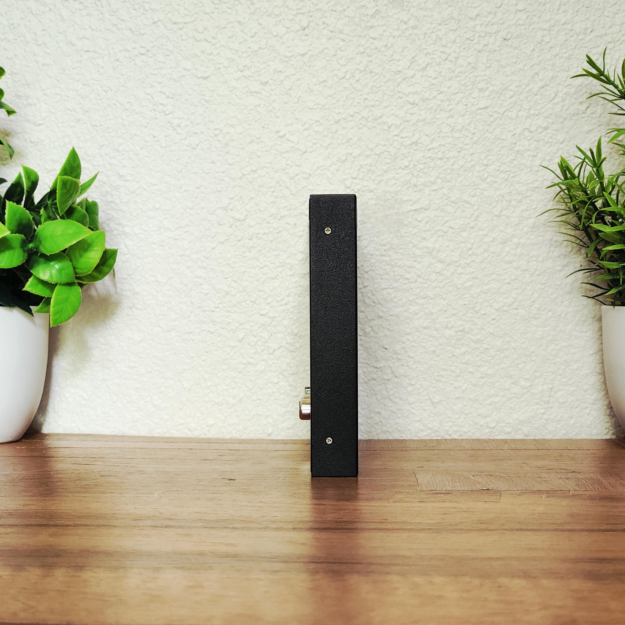 7 Inch Mini Monitor | HDMI | Built in Speakers | VGA