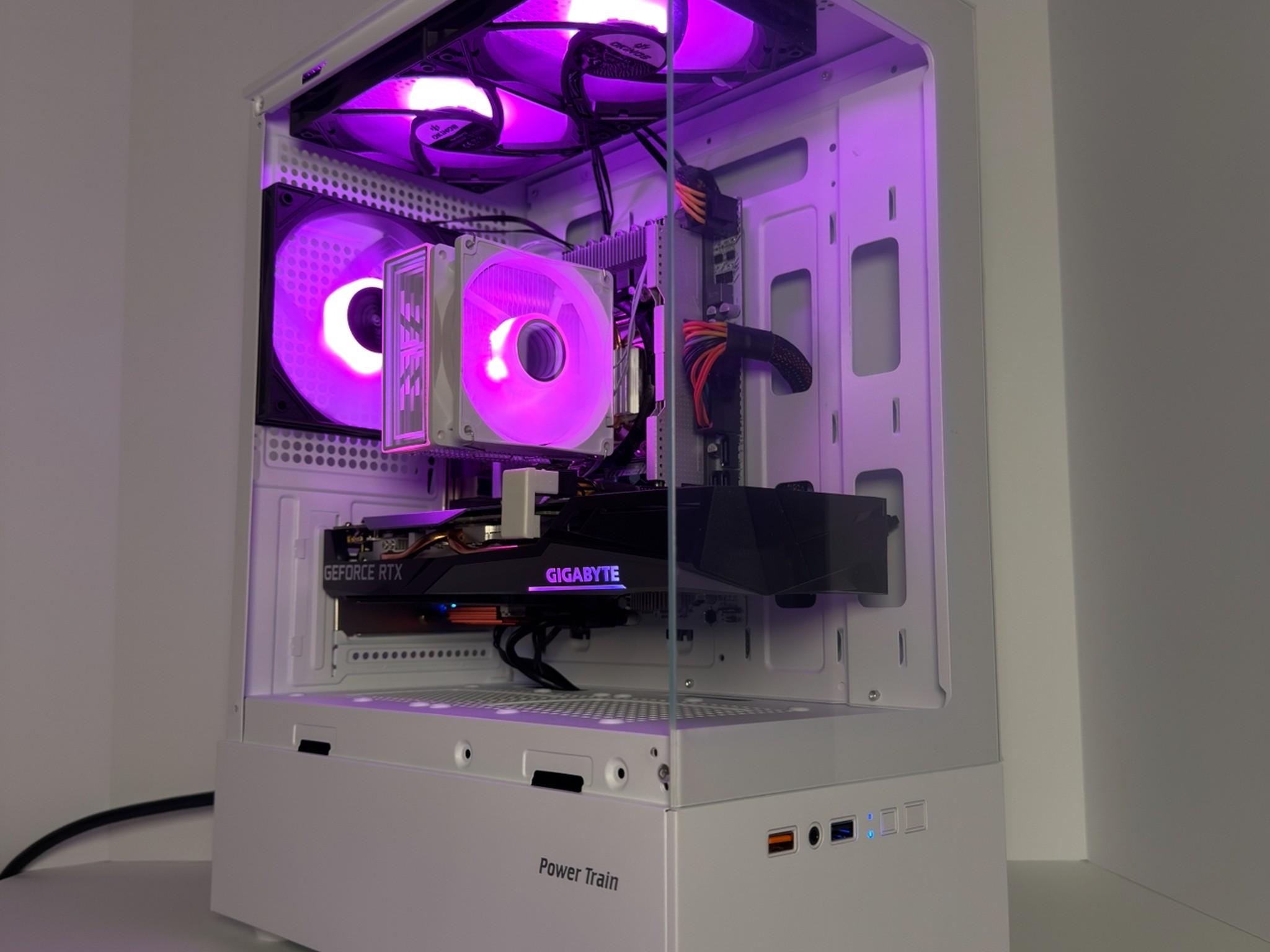❄️FUTURE FROST❄️ 1080p | RTX 3050 8GB | 10 CORE INTEL | 16GB DDR4 | 1TB M.2