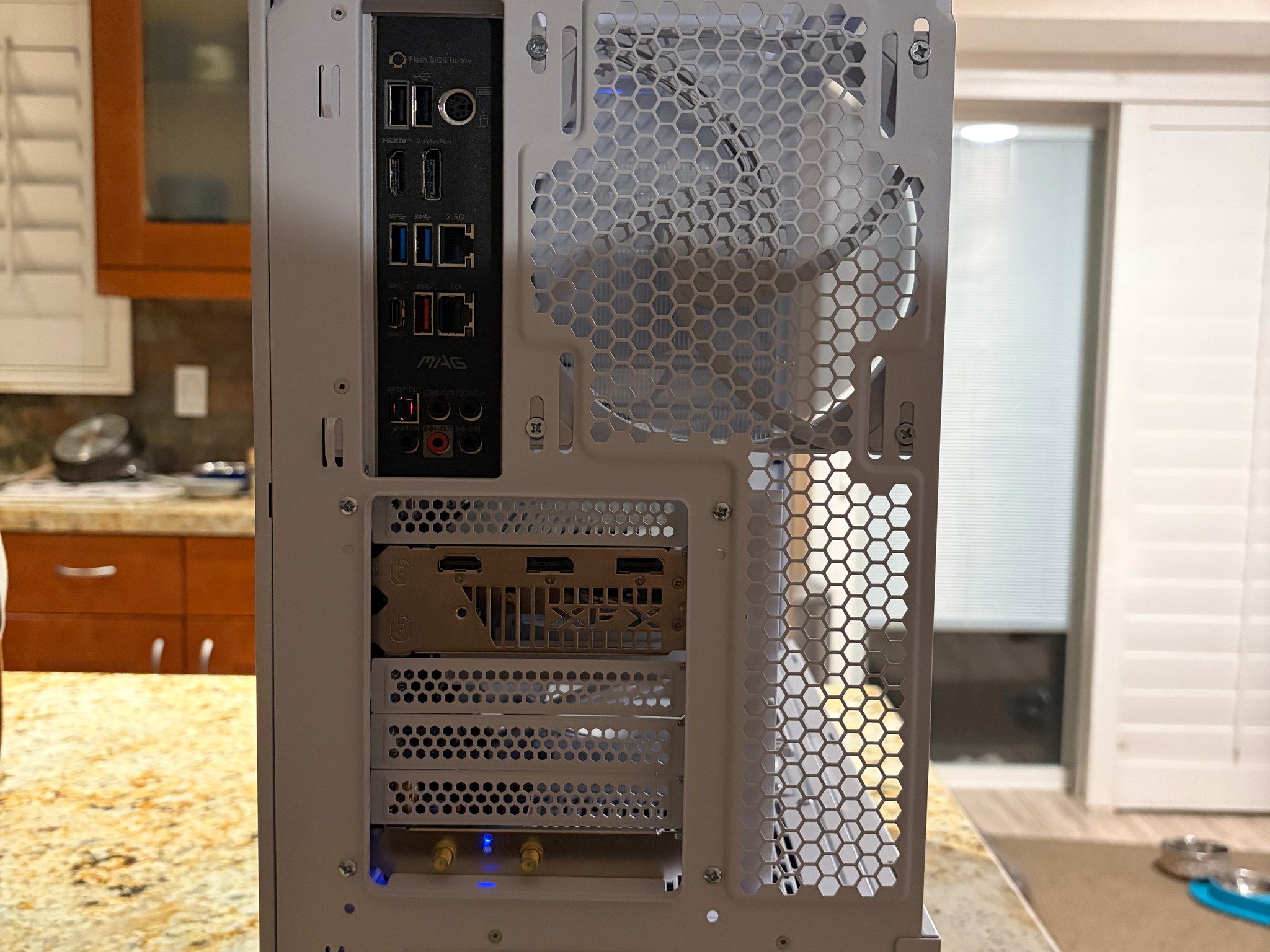 White Gaming PC | RX 9060XT 8GB | RYZEN 5 5600G | 2TB NVME SSD | 16GB RAM | Wi-Fi + Bluetooth
