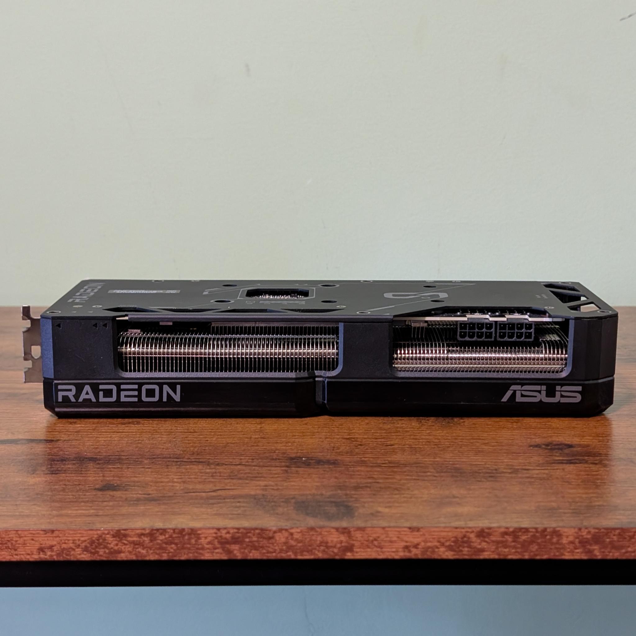 Asus DUAL RX 7700XT 12GB