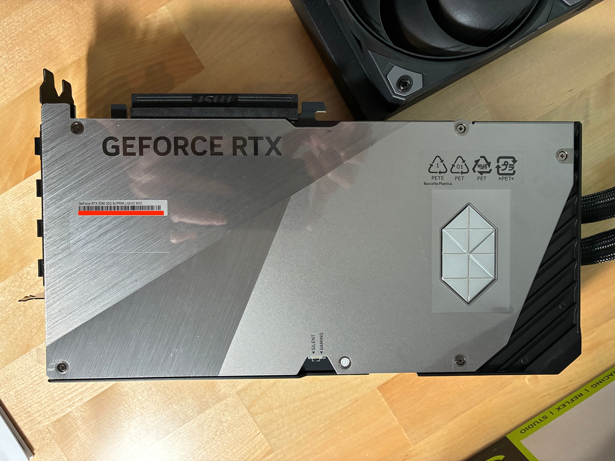 MSI GeForce RTX™ 5090 SUPRIM LIQUID SOC 32G G5090-32SLS