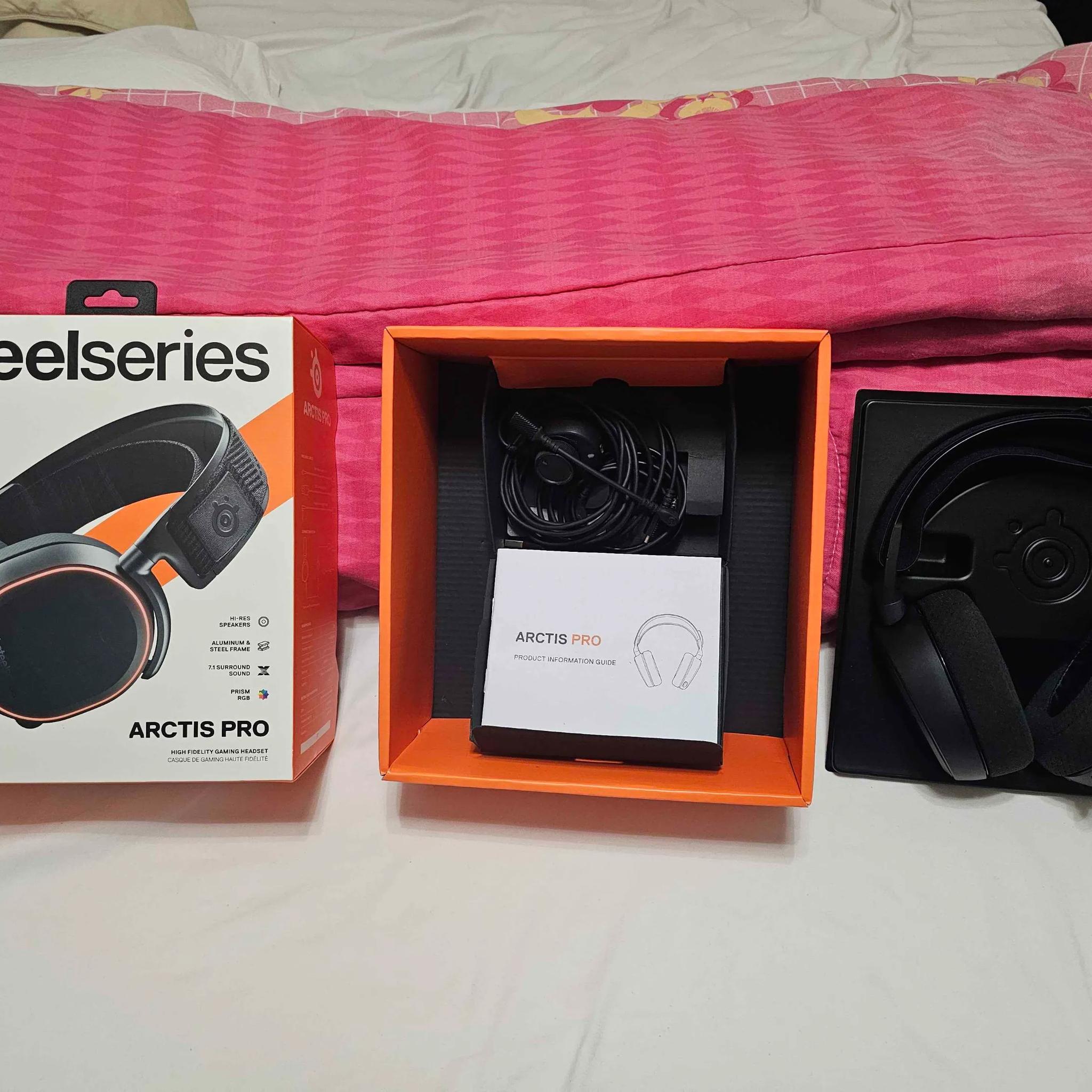 SteelSeries Arctic Pro Headset