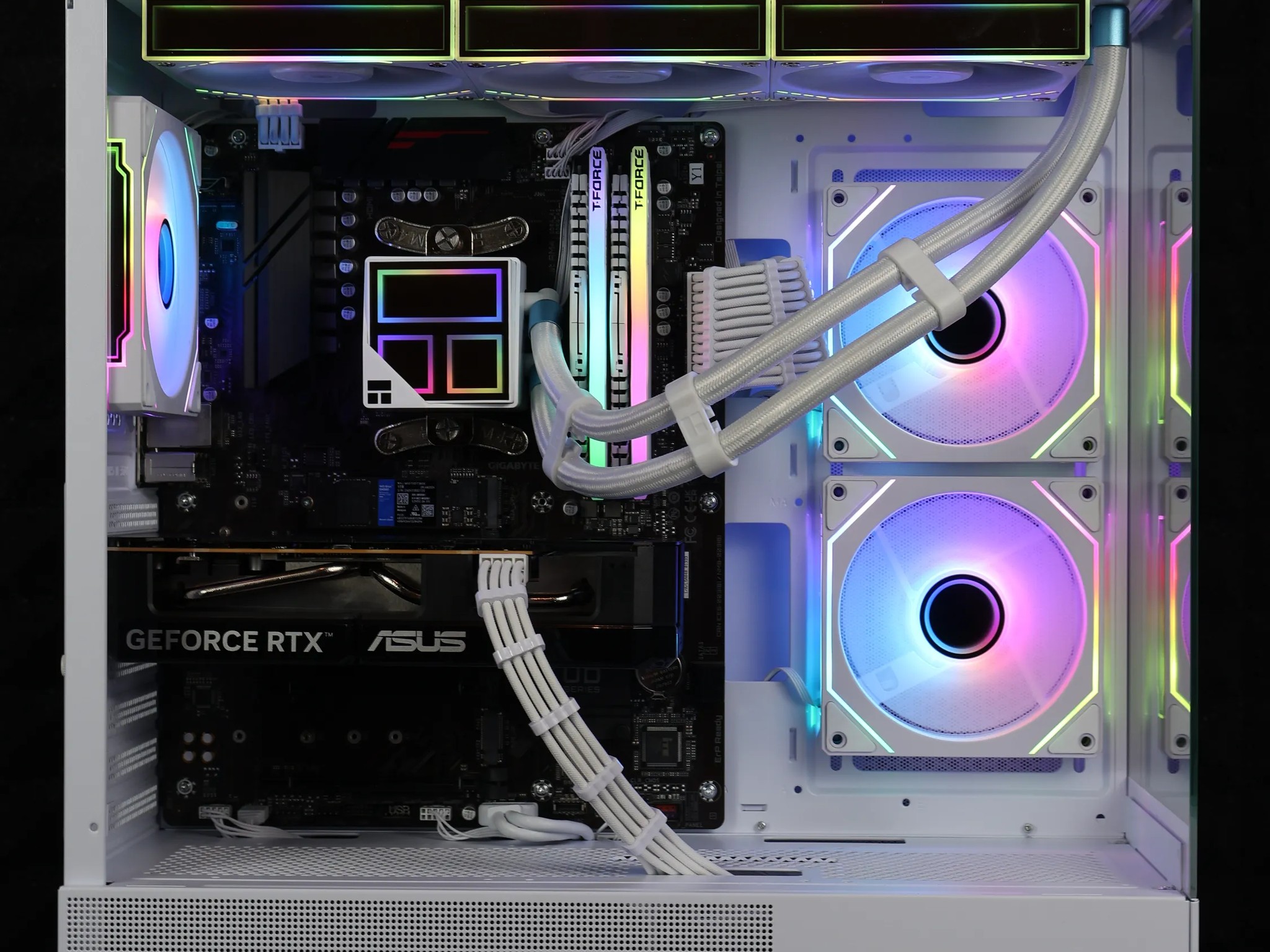 PRIVATE RESERVE ⚪ Ryzen 7 5700X/RTX 5060 8 GB Gaming/Streaming PC ⚪