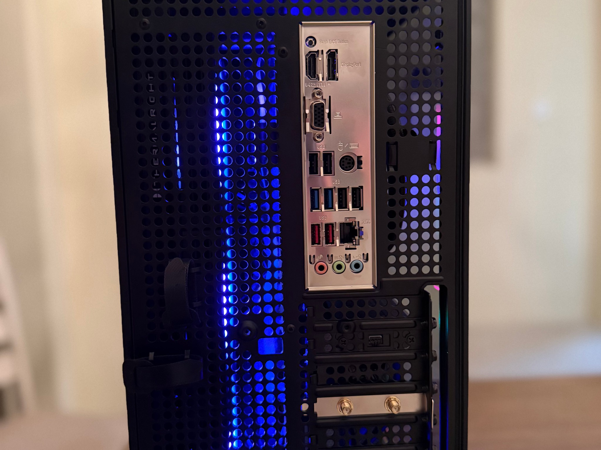 RX 9070 XT 16GB | RYZEN 7600 | 32GB DDR5 6000MHz CL30 | 2TB NVME 4.0