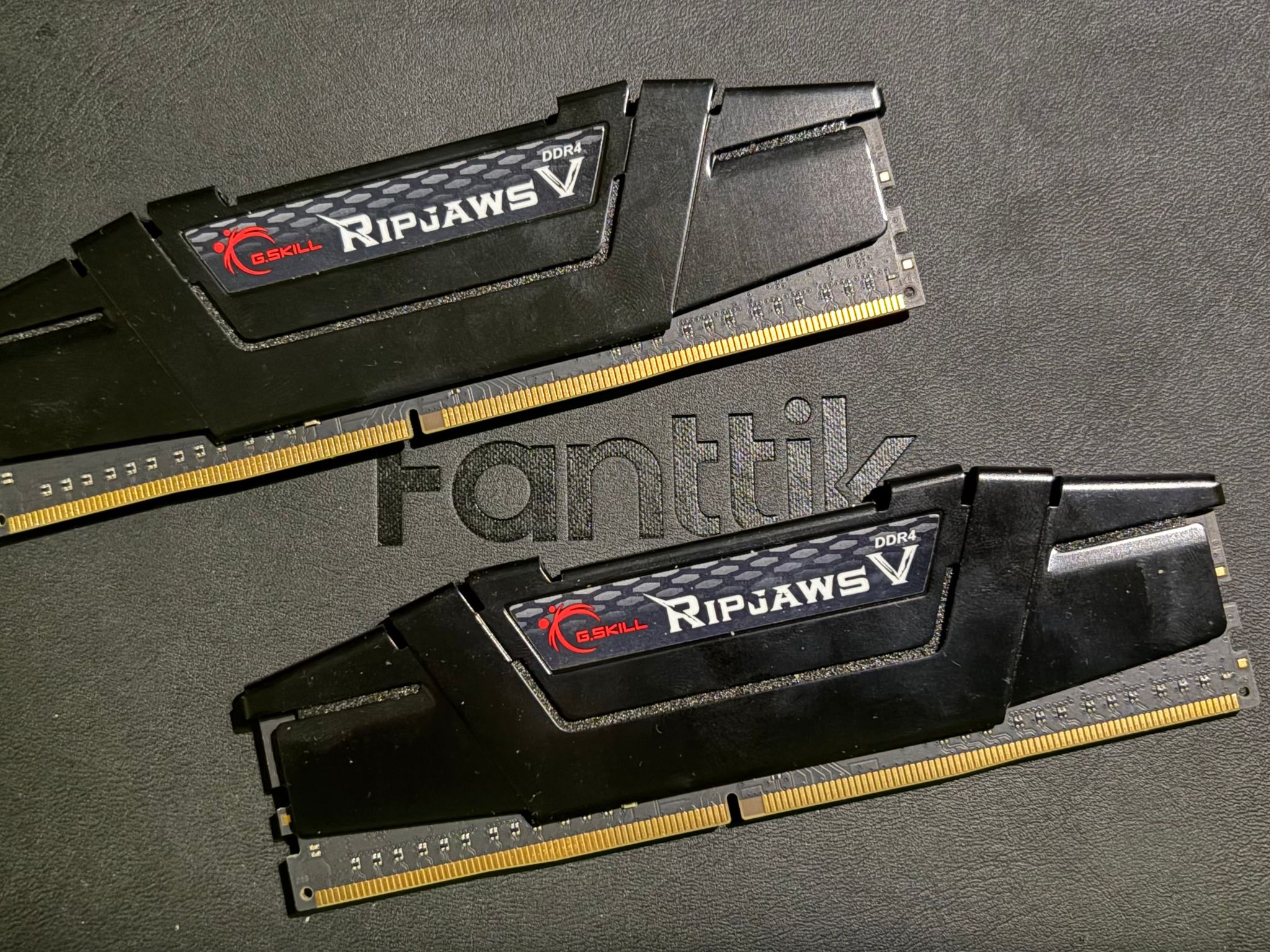 G.SKILL RipjawsV DDR4 16GB (2x8GB) 3600MT/s CL16-19-19-36